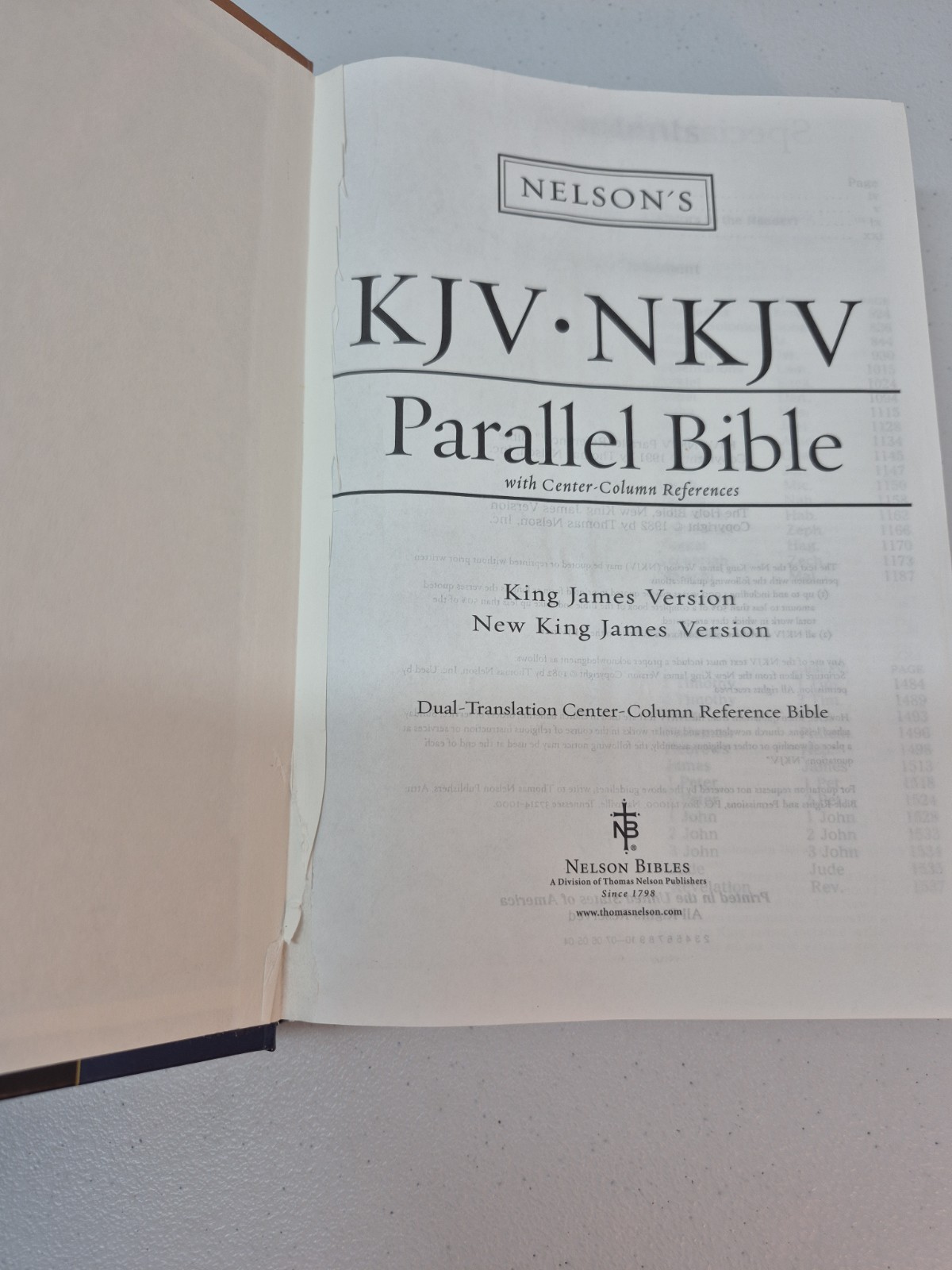 Nelson’s KJV/NKJV Parallel Bible with Center-Column References 1st Pages Removed