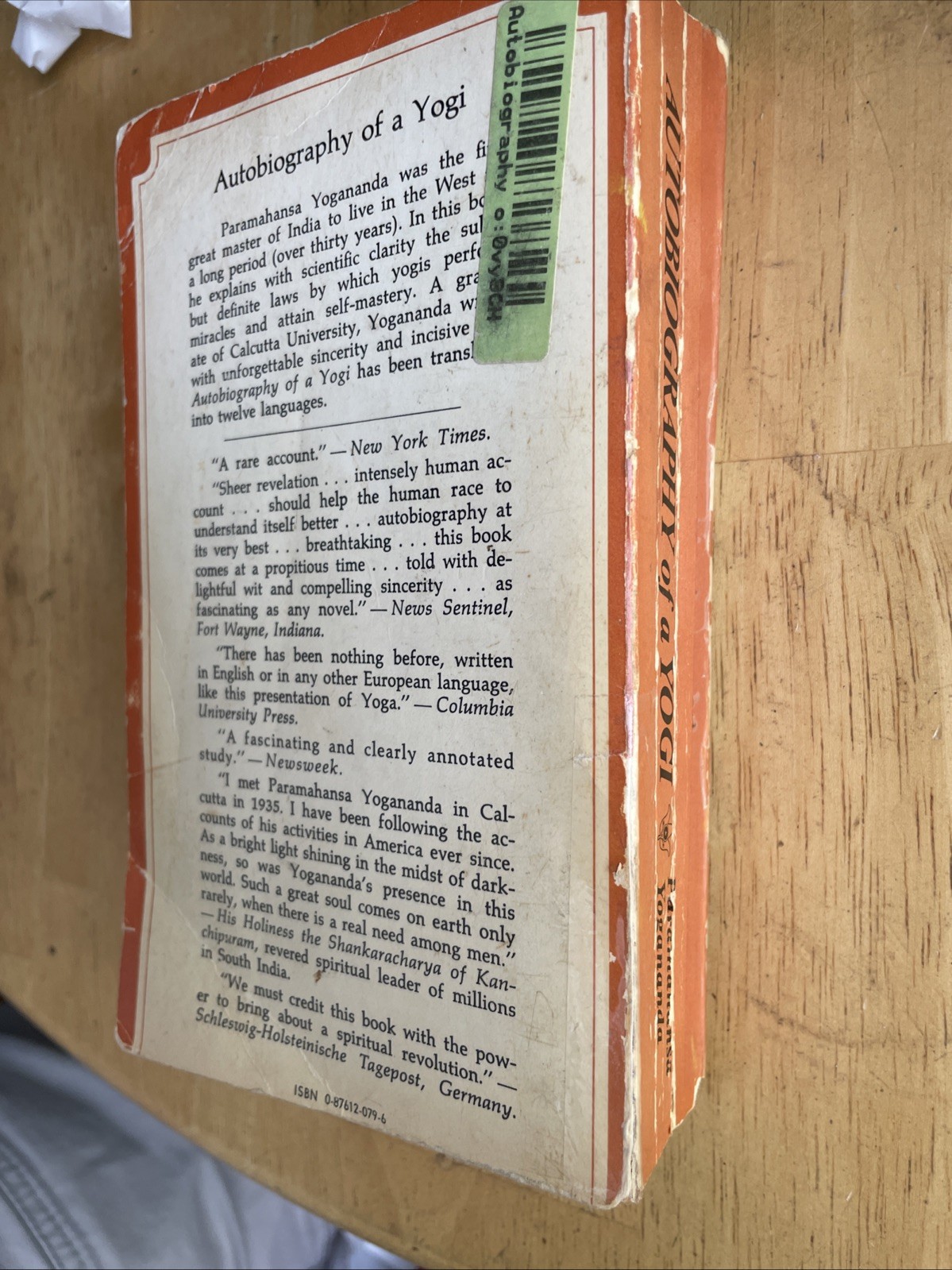 Autobiography of A Yogi by Paramahansa Yogananda Rare VTG 1972 Paperback Book