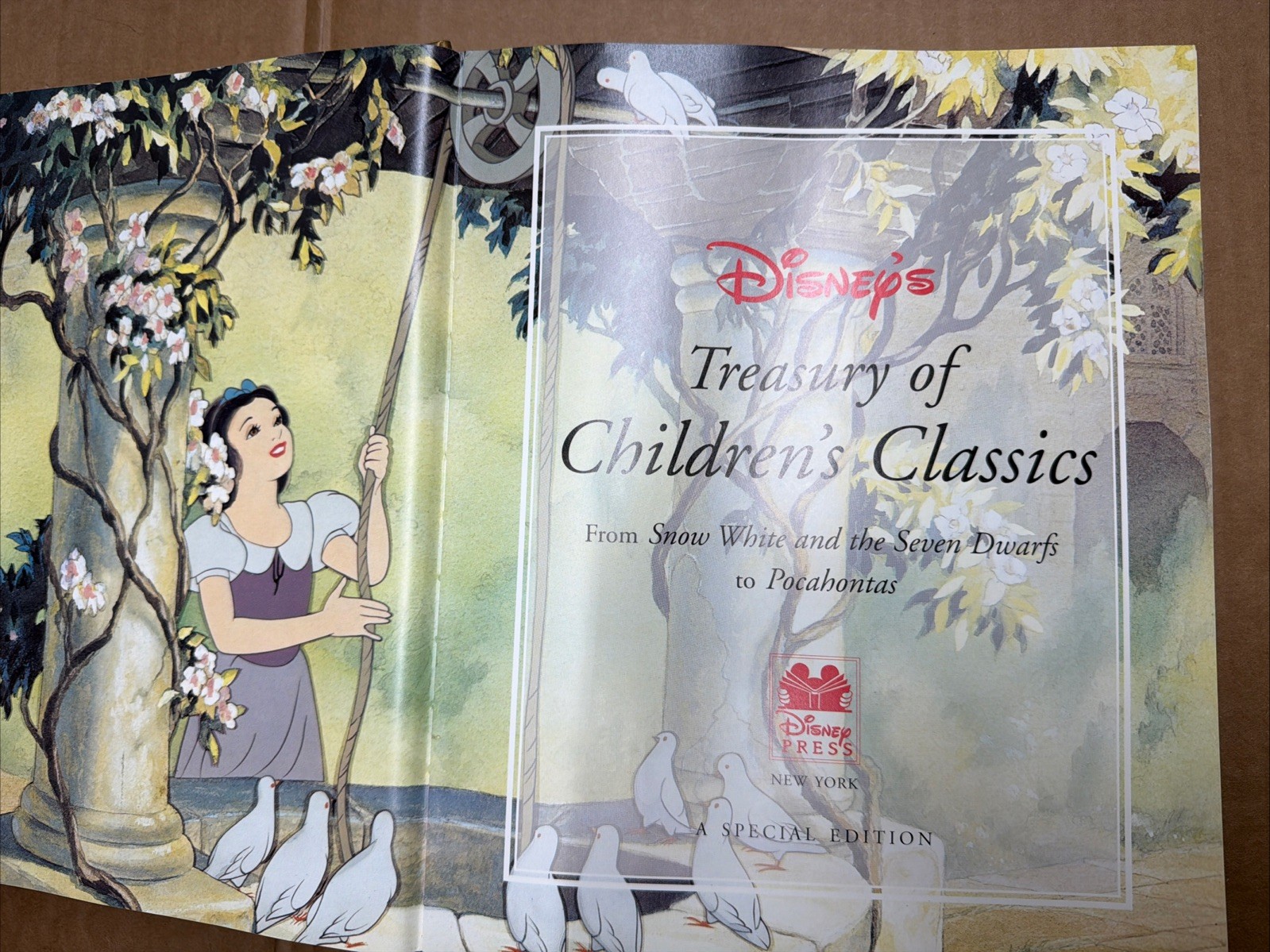DISNEY’S TREASURY OF CHILDREN’S CLASSICS Hardcover Special Edition 1997 Illustra