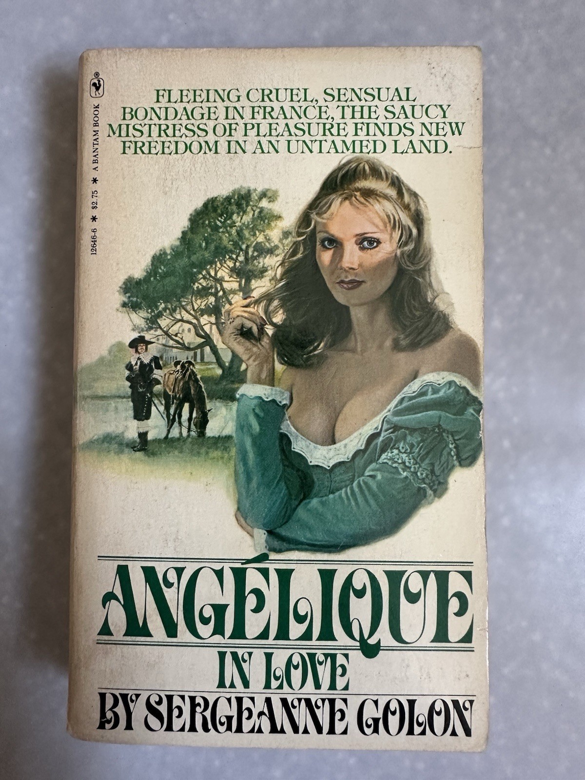 Angelique: In Love/And The King By Sergeanne Golon Vintage 1980s Romance PB