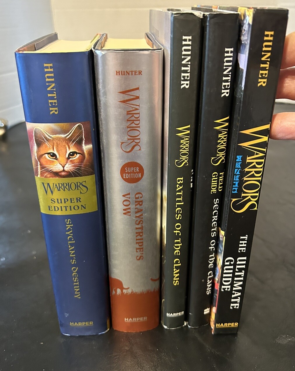 Lot of 5 Erin Hunter’s Super Edition Books, Battles of the Clans, Field Guide +