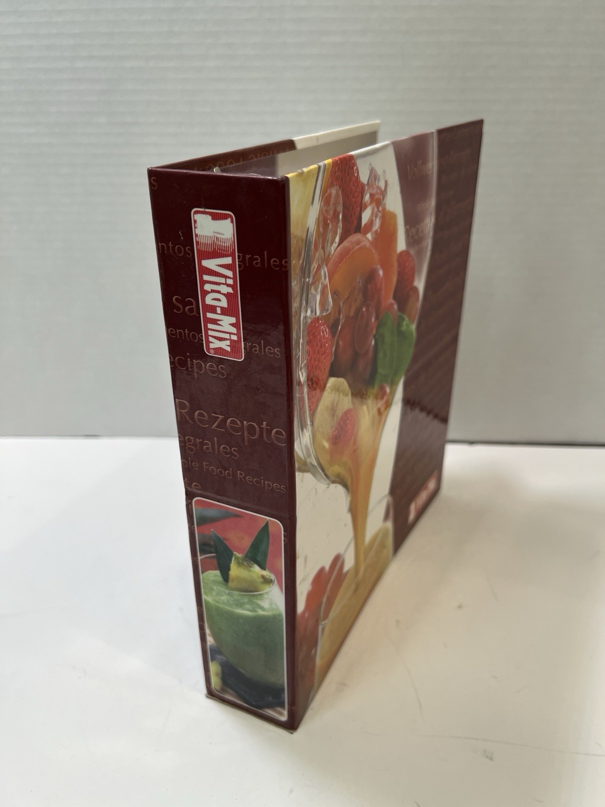 VITA-MIX 5200 3-ring binder w Tabs Cookbook 300 pages Whole Grains, easel