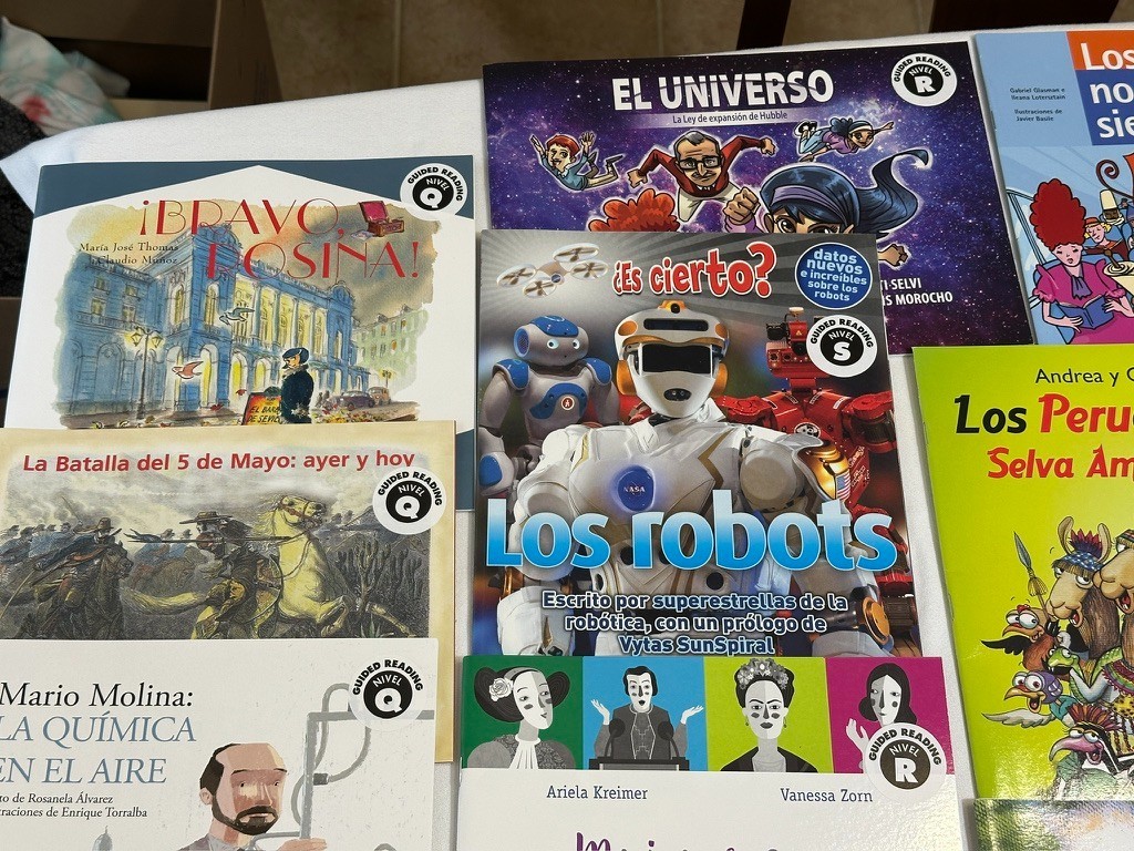 Scholastic 40 SPANISH Grade 4-6 Guided Reading Readers Books Level P, Q, R, S