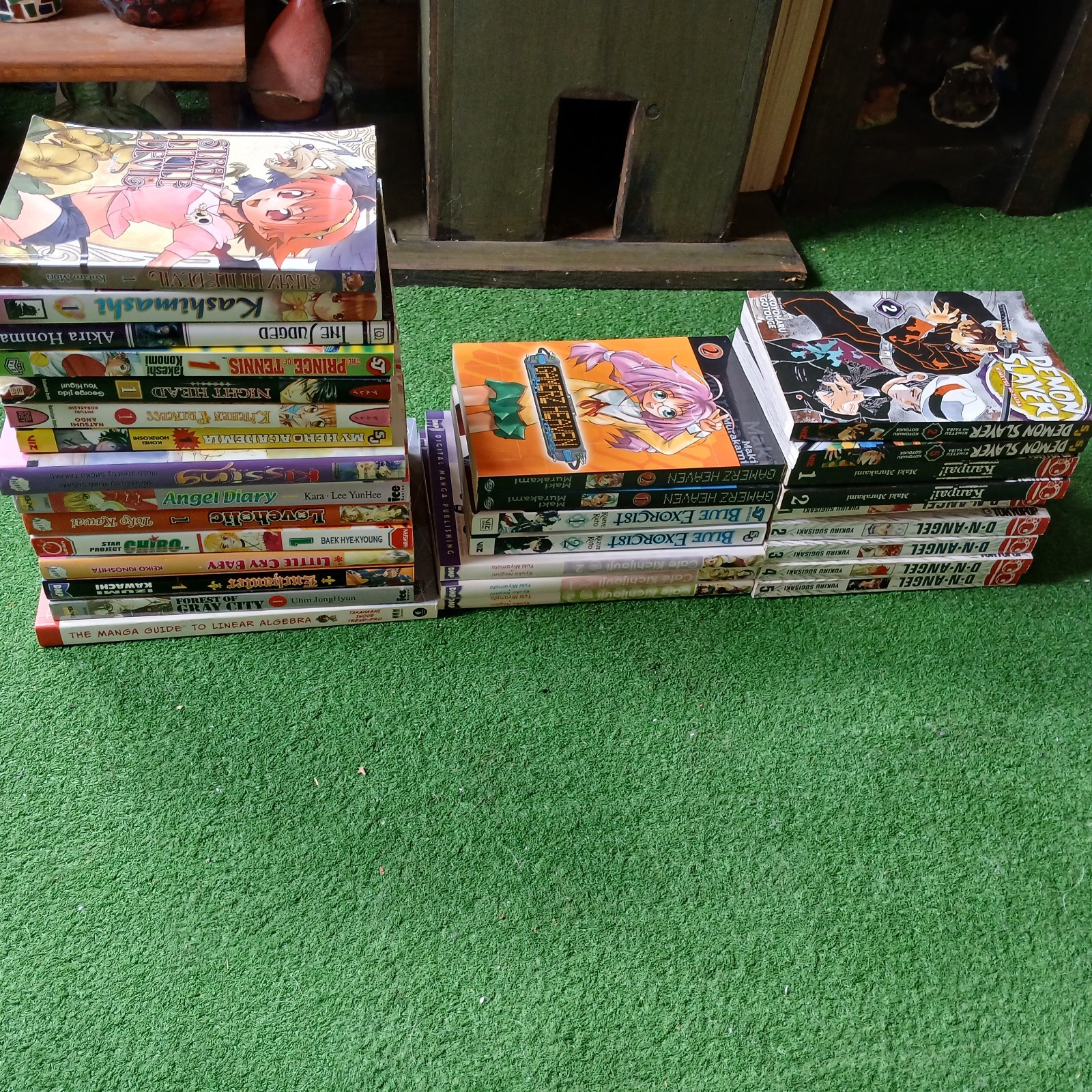 VTG LOT OF 31 MANGA BOOKS 2000S UP NICE LOT MIX UC READ DESCRIPTION