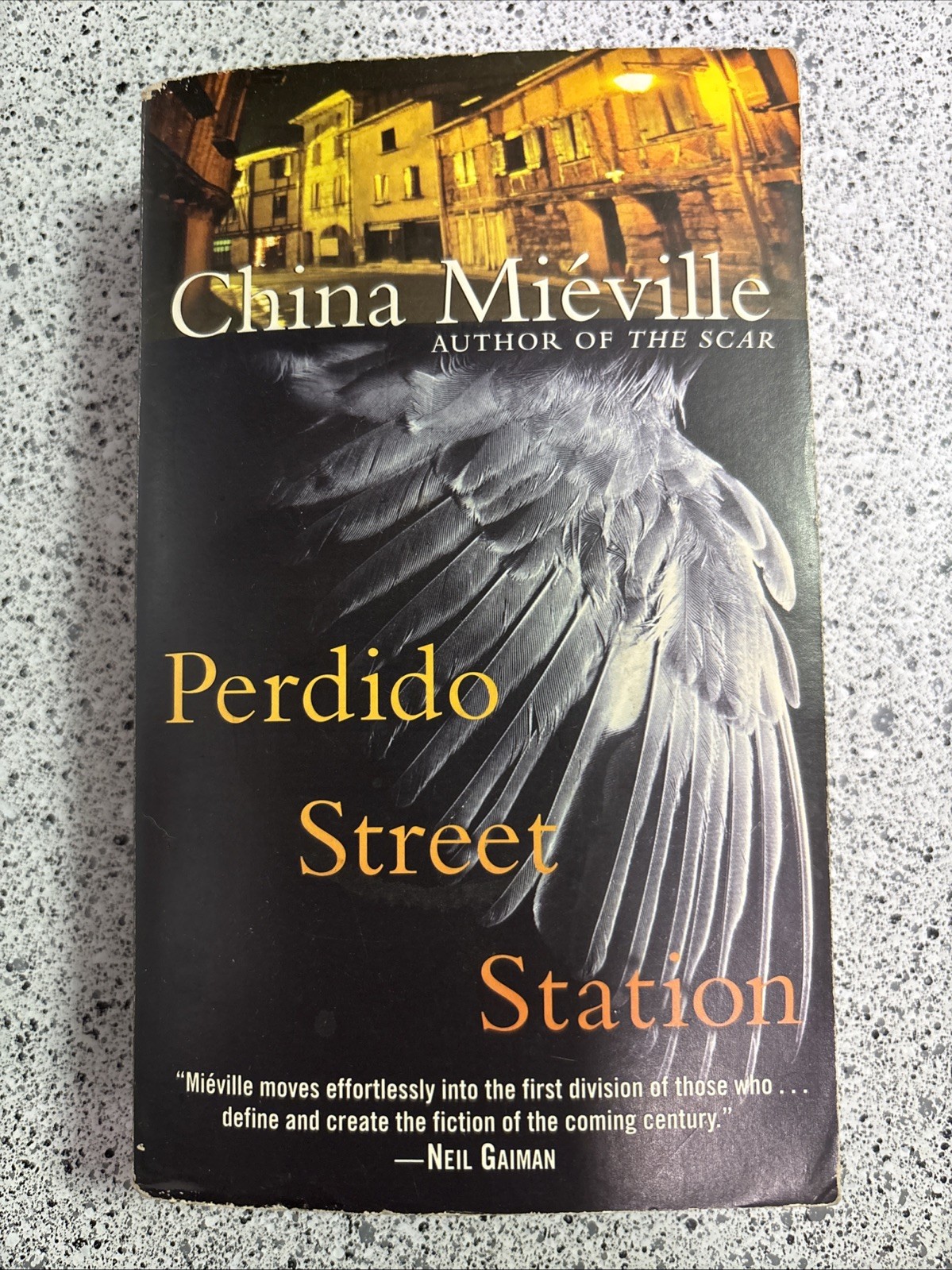 Perdido Street Station by China Miéville (2003, Mass Market)