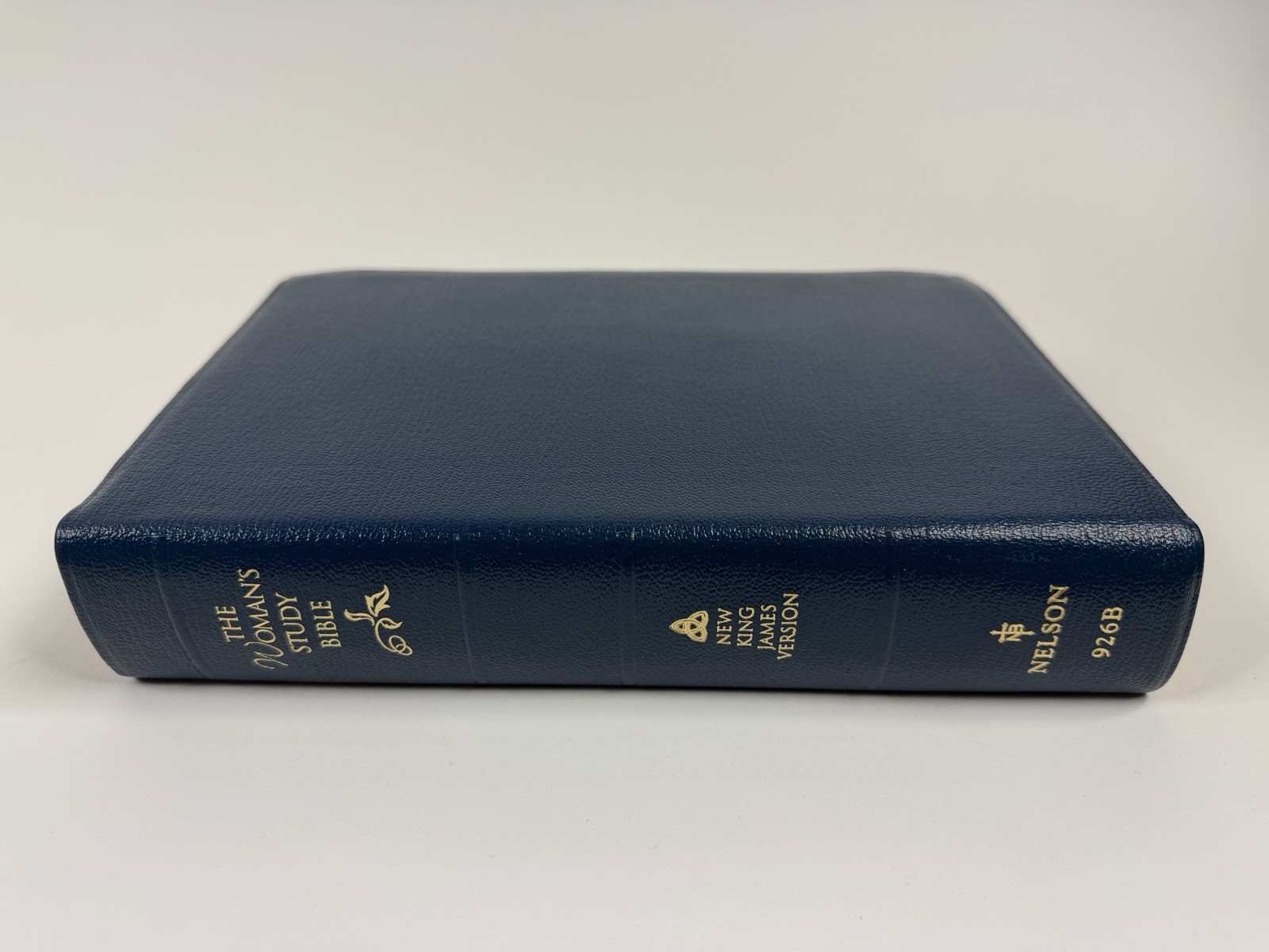 The Woman’s Study Bible NKJV Thomas Nelson 926B Blue Genuine Leather 1995