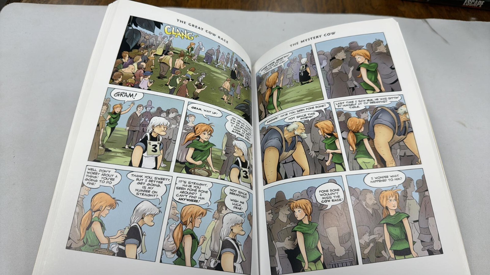 The Great Cow Race : A Graphic Novel (BONE #2) (B20)
