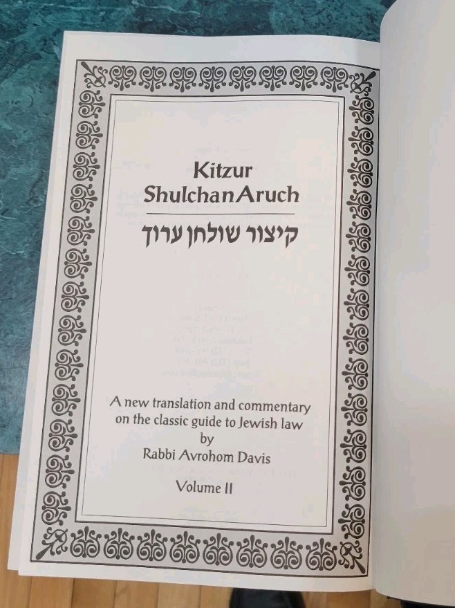 Metsudah Kitzur Shulchan Aruch: 2 Volume Set Large Size