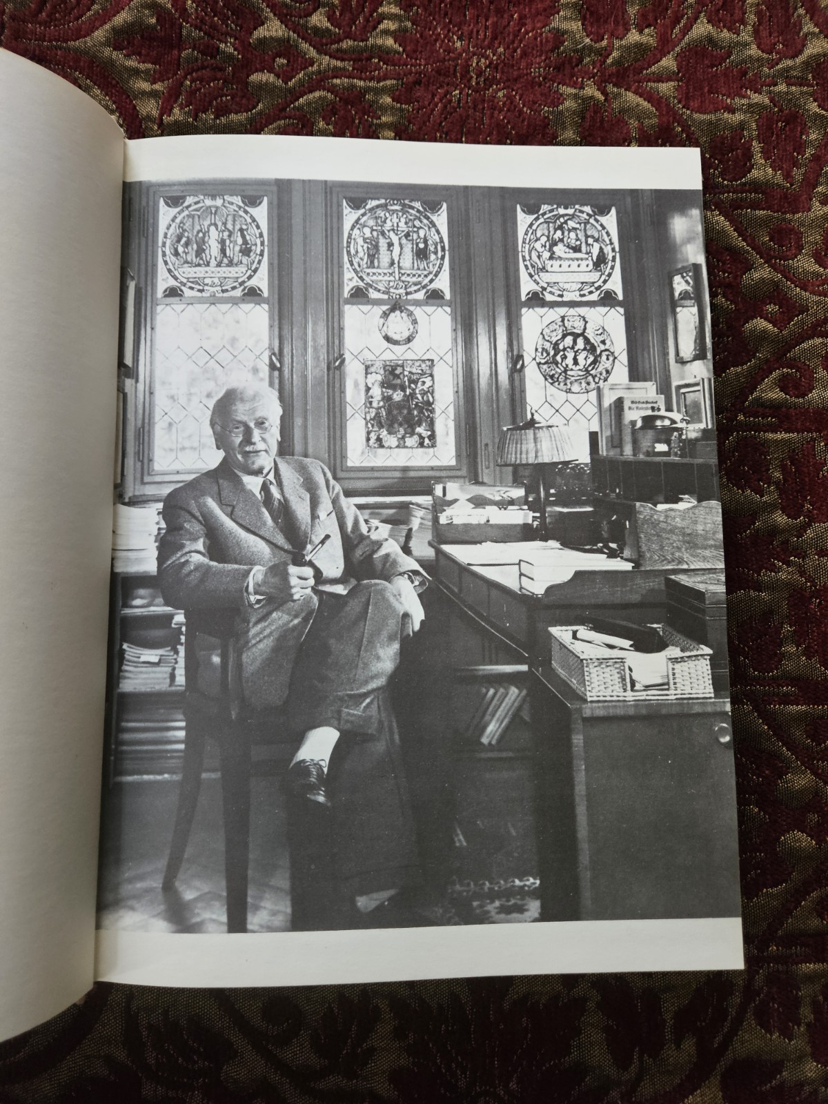 1979. Man and His Symbols By Carl G. Jung Illustrated Black, White & Color HC/DJ