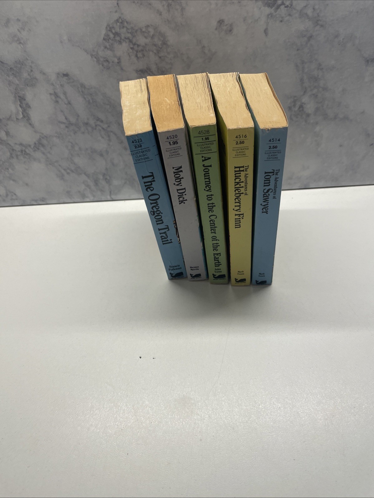 Lot of 5 Moby Books Illustrated Mini Classics Book Lot – Oregon, Moby, Tom, Finn