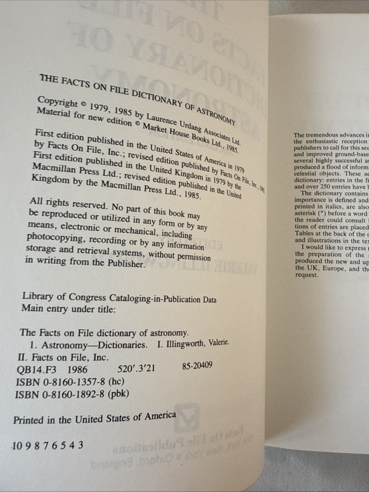 THE FACTS ON FILE DICTIONARY OF ASTRONOMY By Valerie Illingworth & Facts On Inc