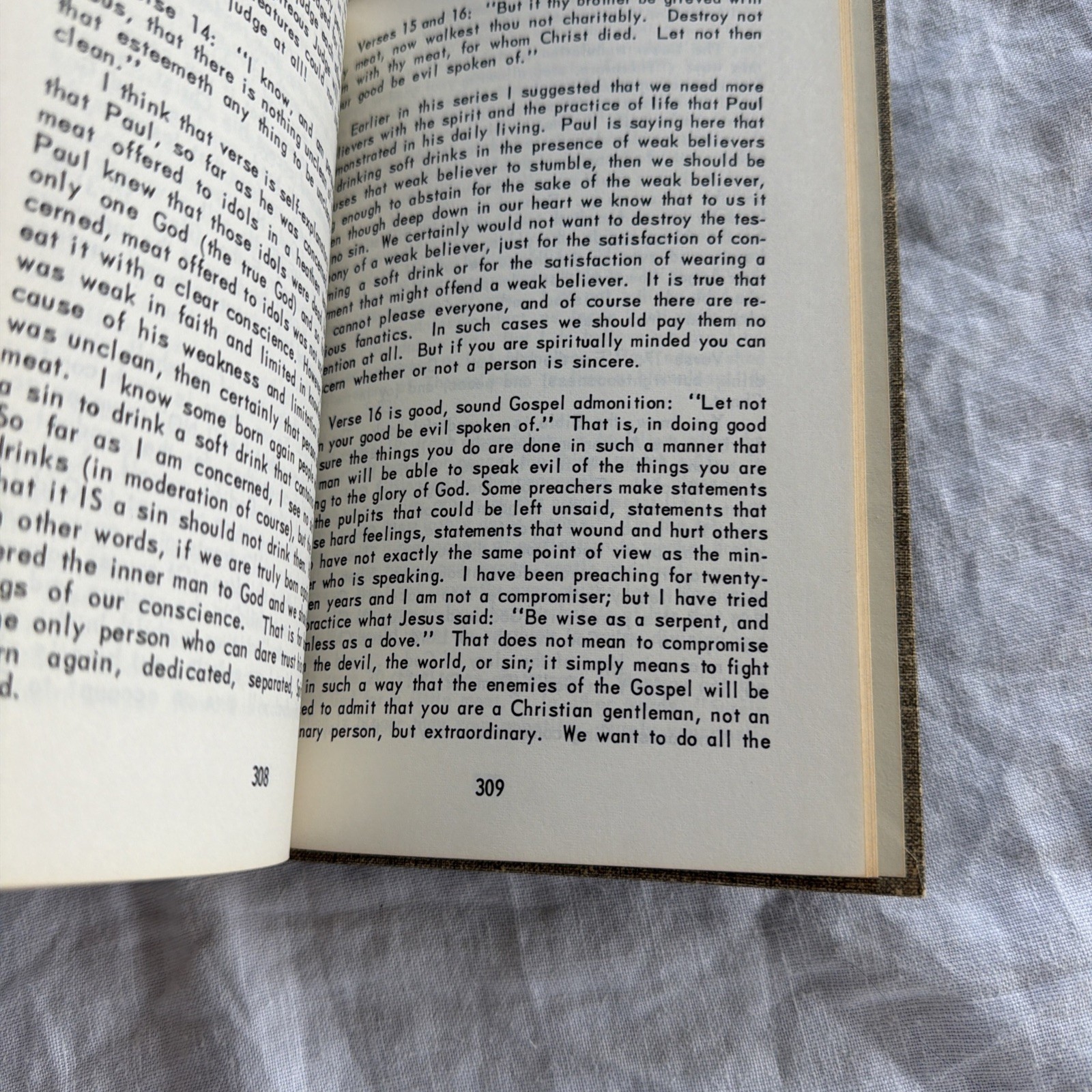 The Epistle Of Paul The Apostle To The Romans By Oliver B. Greene EUC commentary