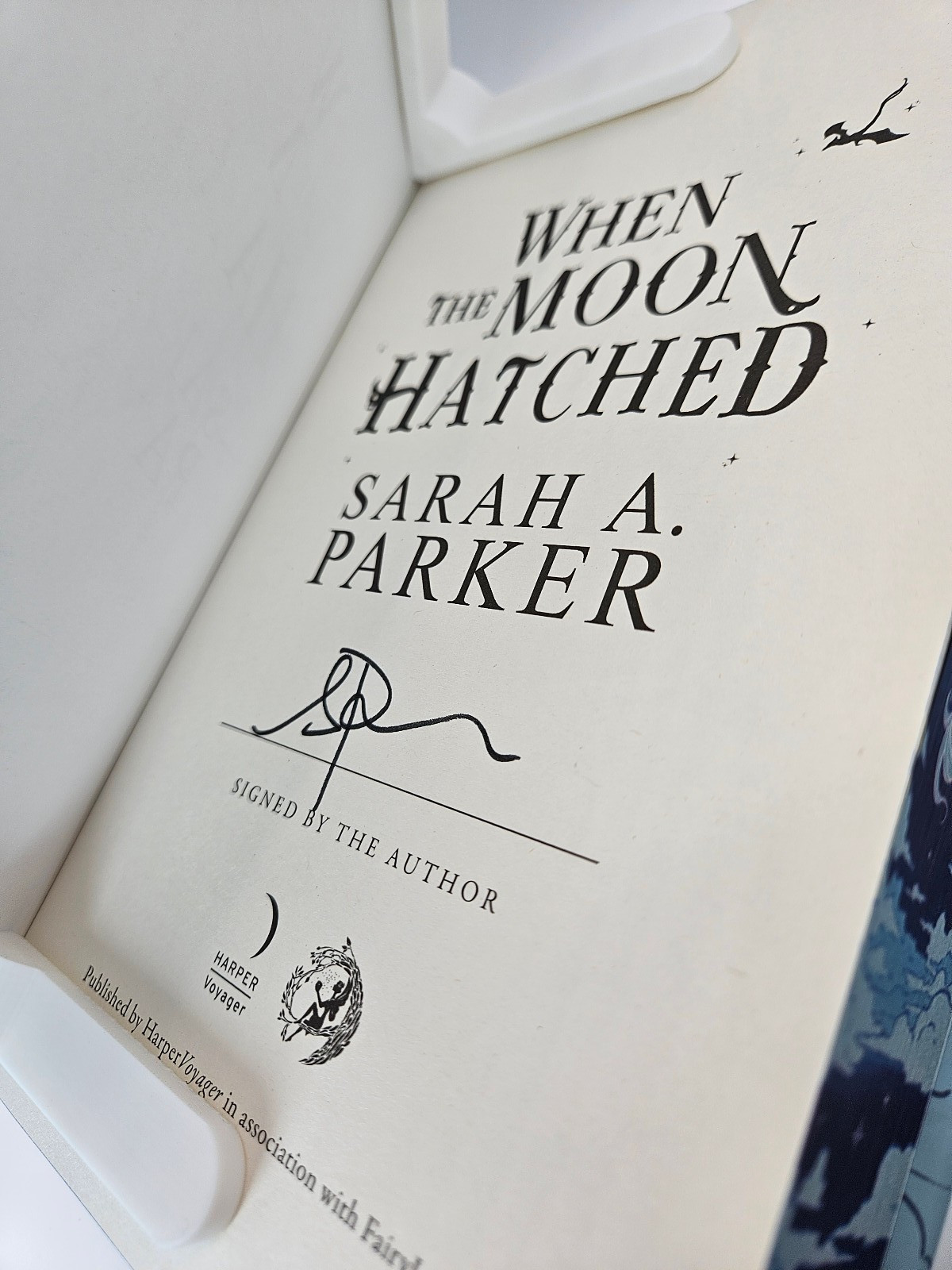 {Signed} When The Moon Hatched – Sarah A Parker {Fairyloot} + {Owlcrate Tote}