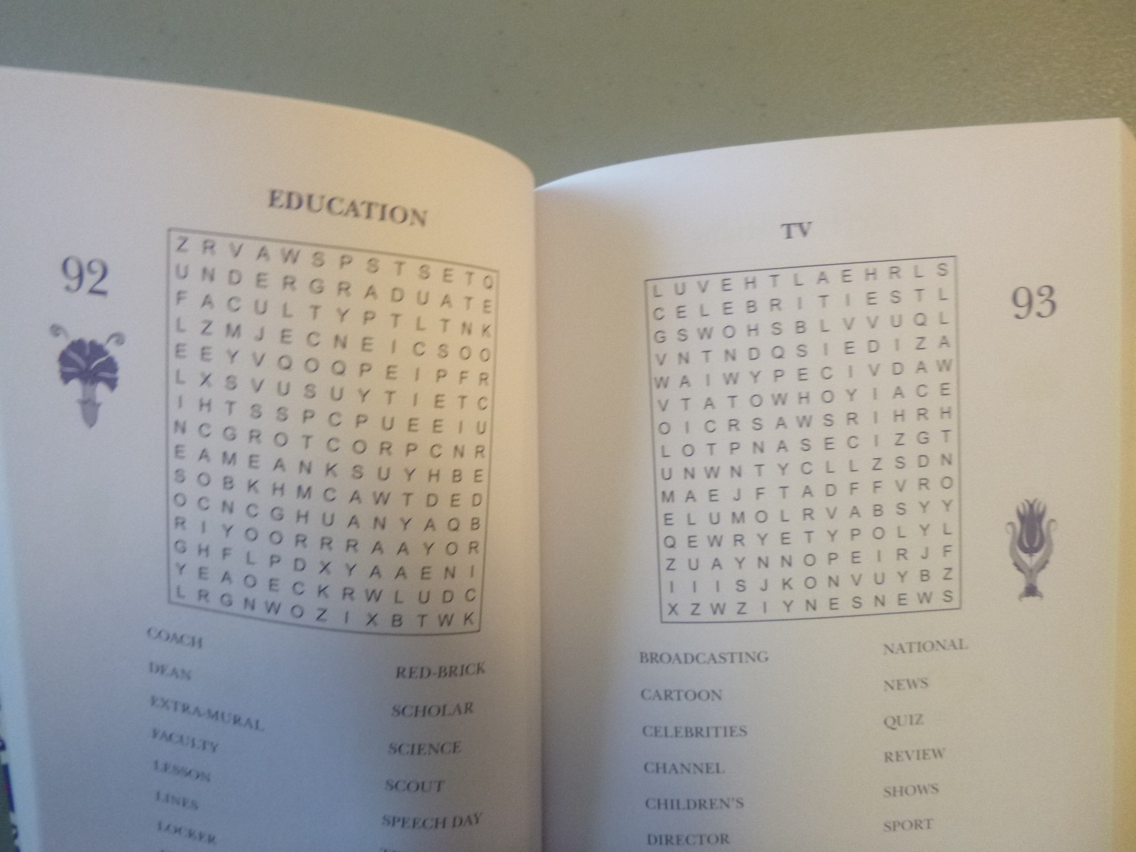 Wordsearch Book – Pocket – size paperback – 269 puzzles and answers – NEW