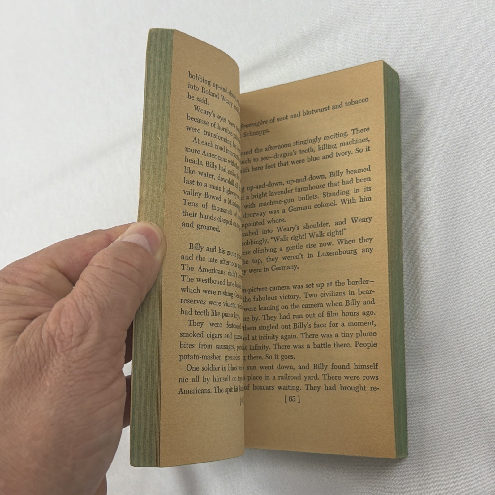SLAUGHTERHOUSE-FIVE BY Kurt Vonnegut, Jr. 1ST DELL PRINTING Vintage Paperback