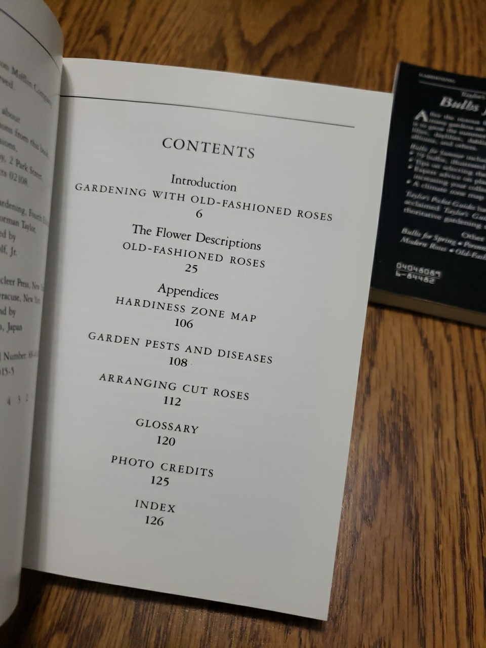 Taylor’s Pocket Guides to Old-Fashioned Roses & Bulbs for Summer 1989 Paperbacks