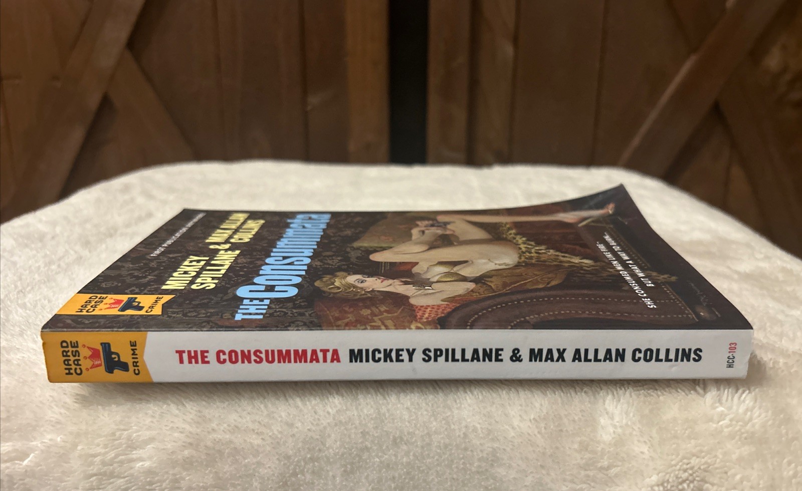 Consummata, 2011 Paperback Mickey Spillane READ ONCE Hard Case Crime +bonus MMPB