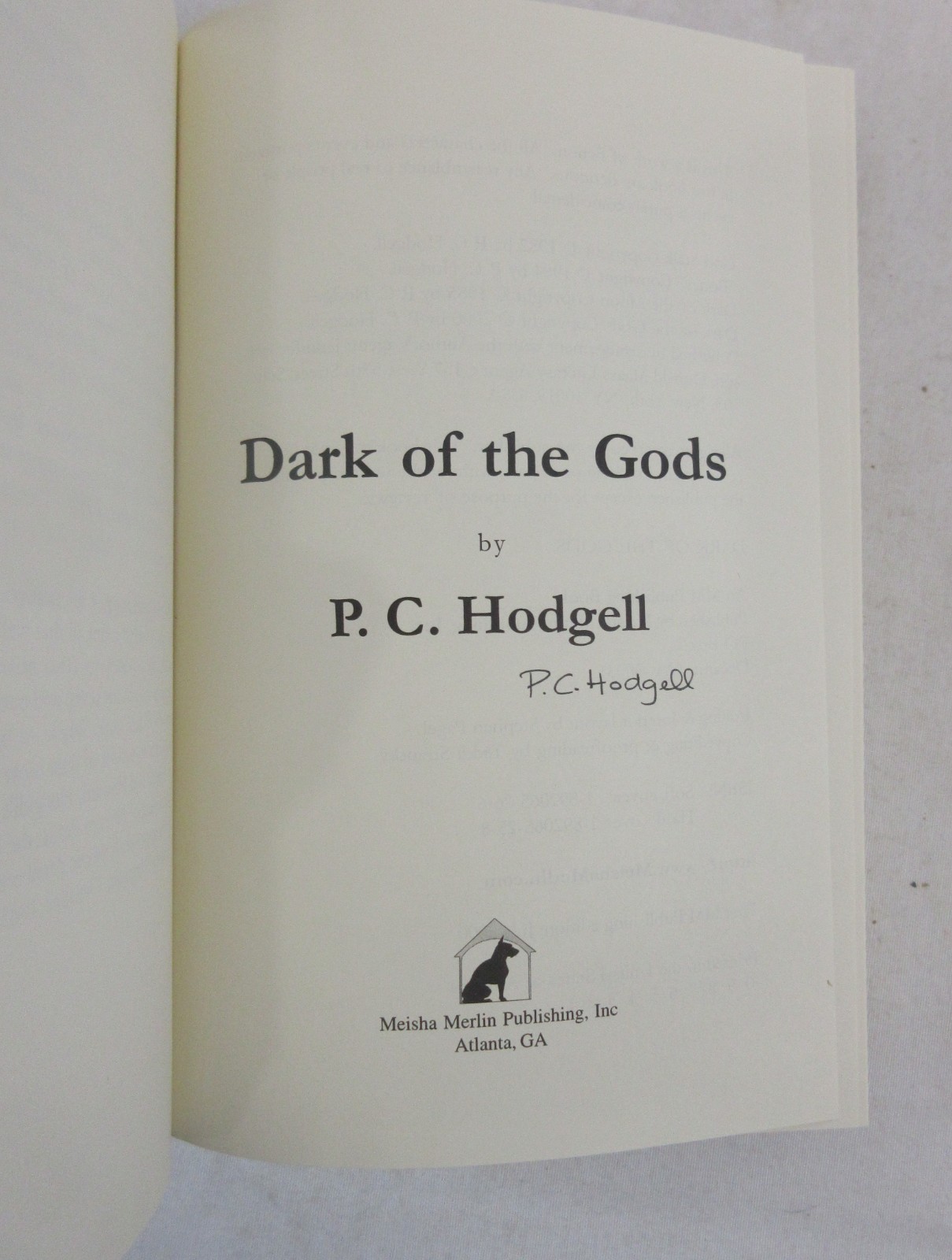 SIGNED 1st ED „DARK OF THE GODS“ P.C. Hodgell 2000 Meisha Merlin HARDBACK DJ