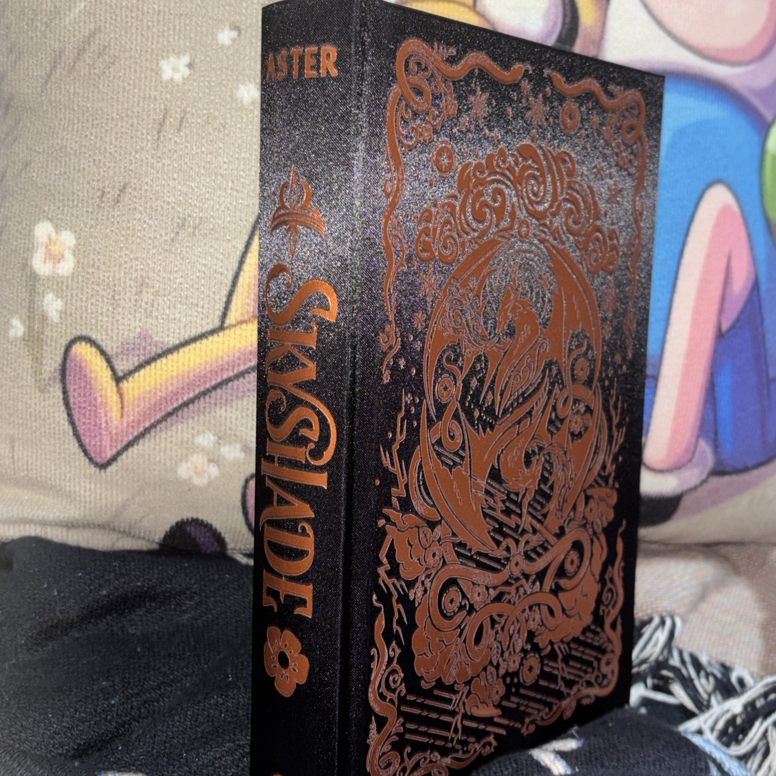 Skyshade: Collector’s Edition Lightlark Saga 3 slight damage see photos