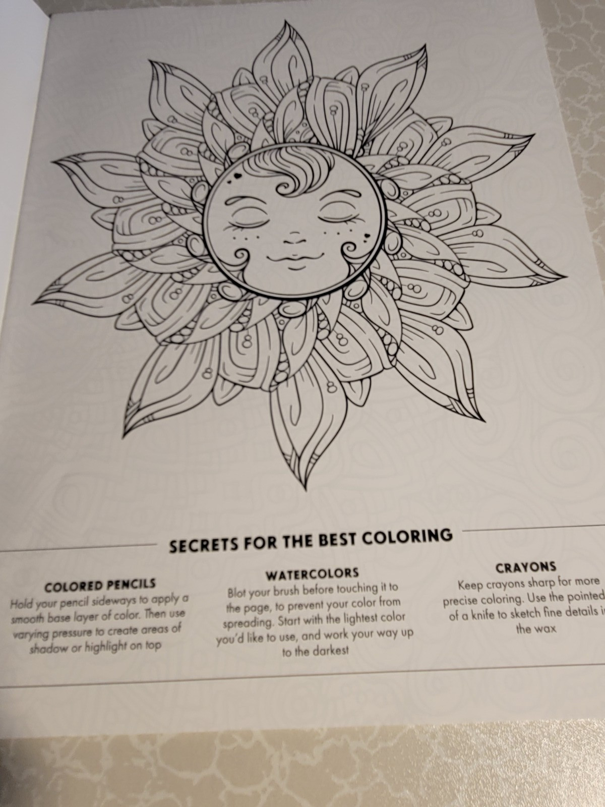 BRILLIANT ESCAPES – ADULT COLORING BOOK -48 Pages Of Summer – Suns, Animals-MORE