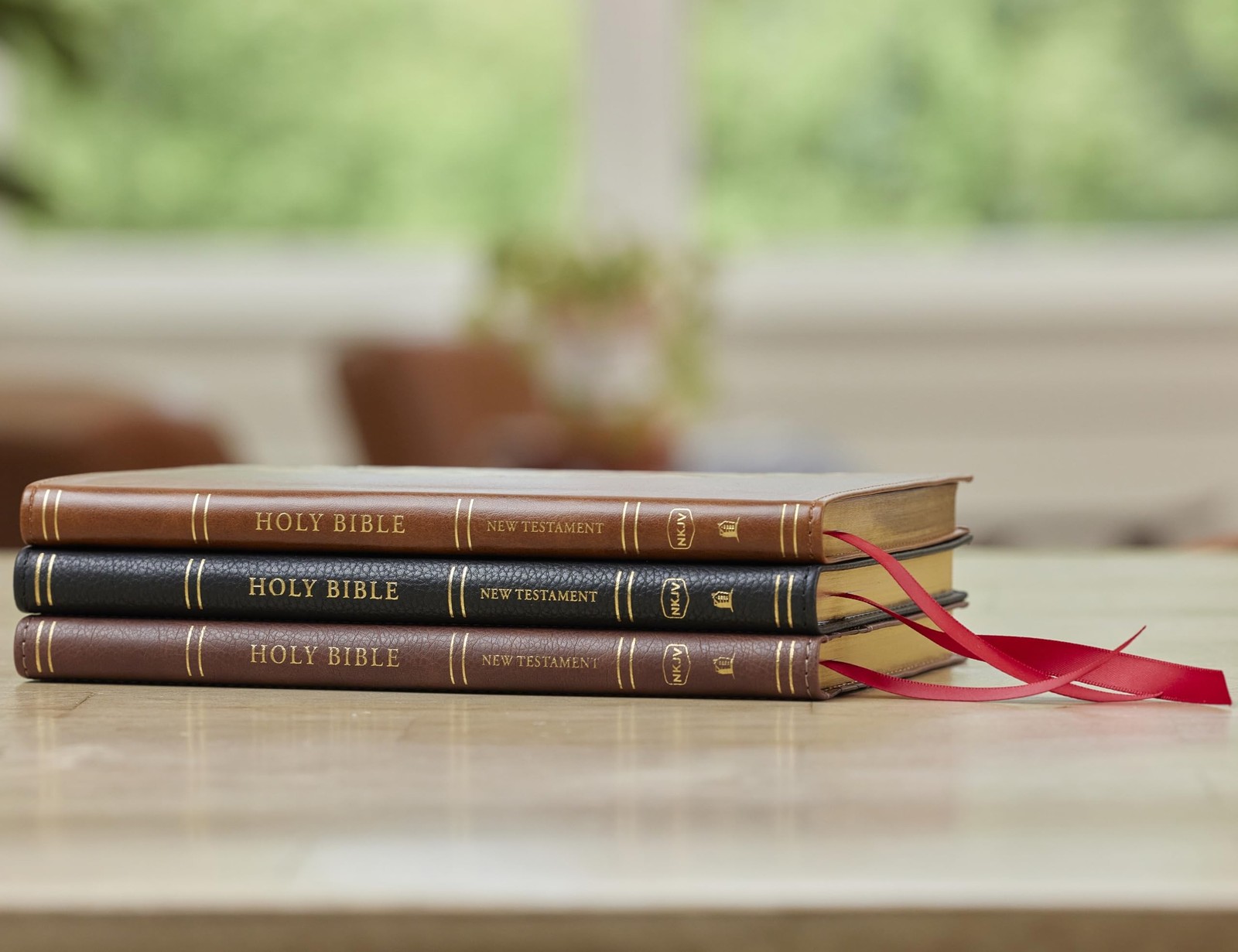NKJV, Personal Size New Testament, Black Genuine Leather, Red Letter, Comfort…