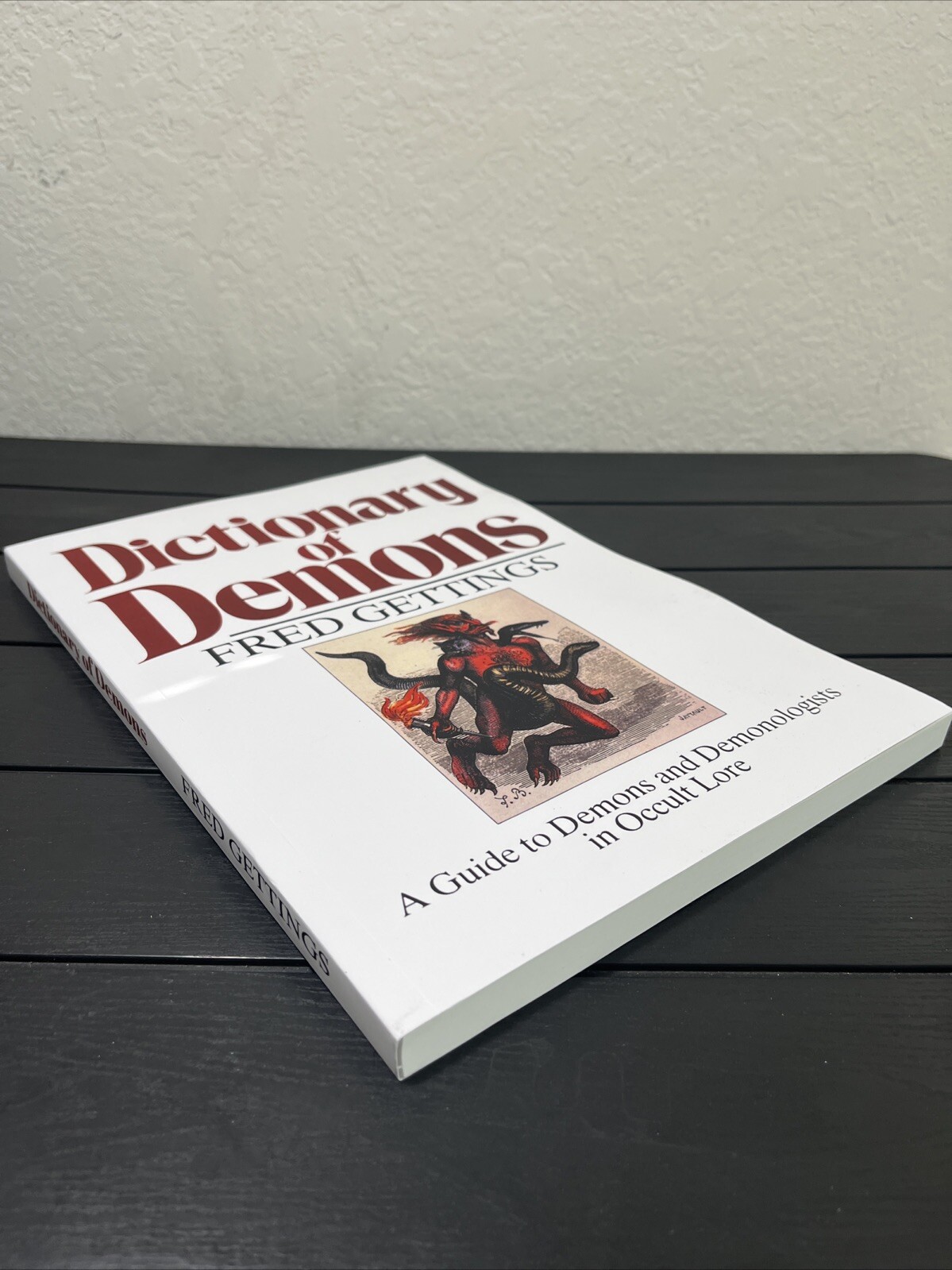 Dictionary of Demons: A Guide in Occult Lore,Fred Gettings,large Print 8.5*11.5”