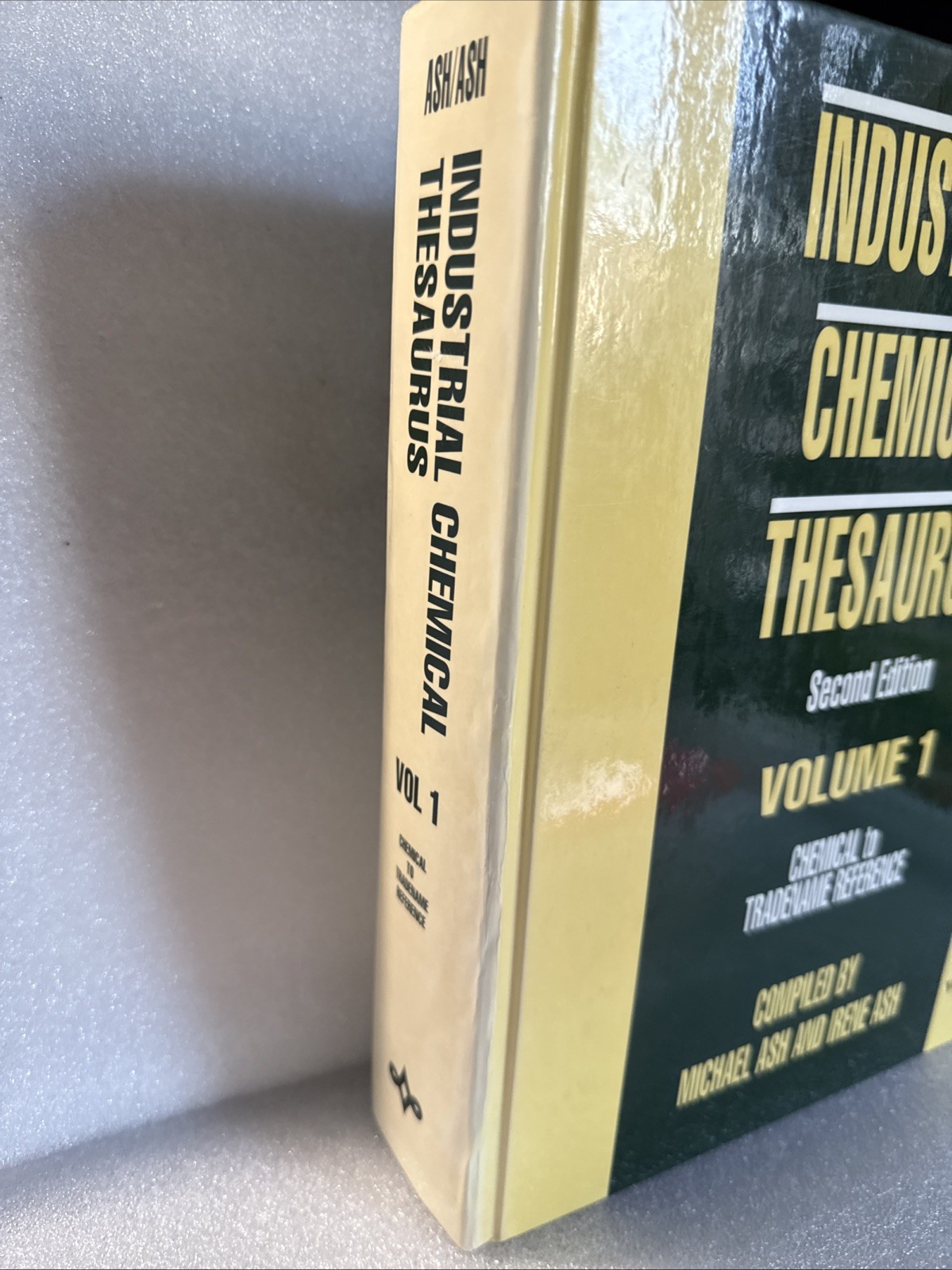 Industrial Chemical Thesaurus 2nd Edition By Ash, Michael & Irene Ash Vol 1-2.