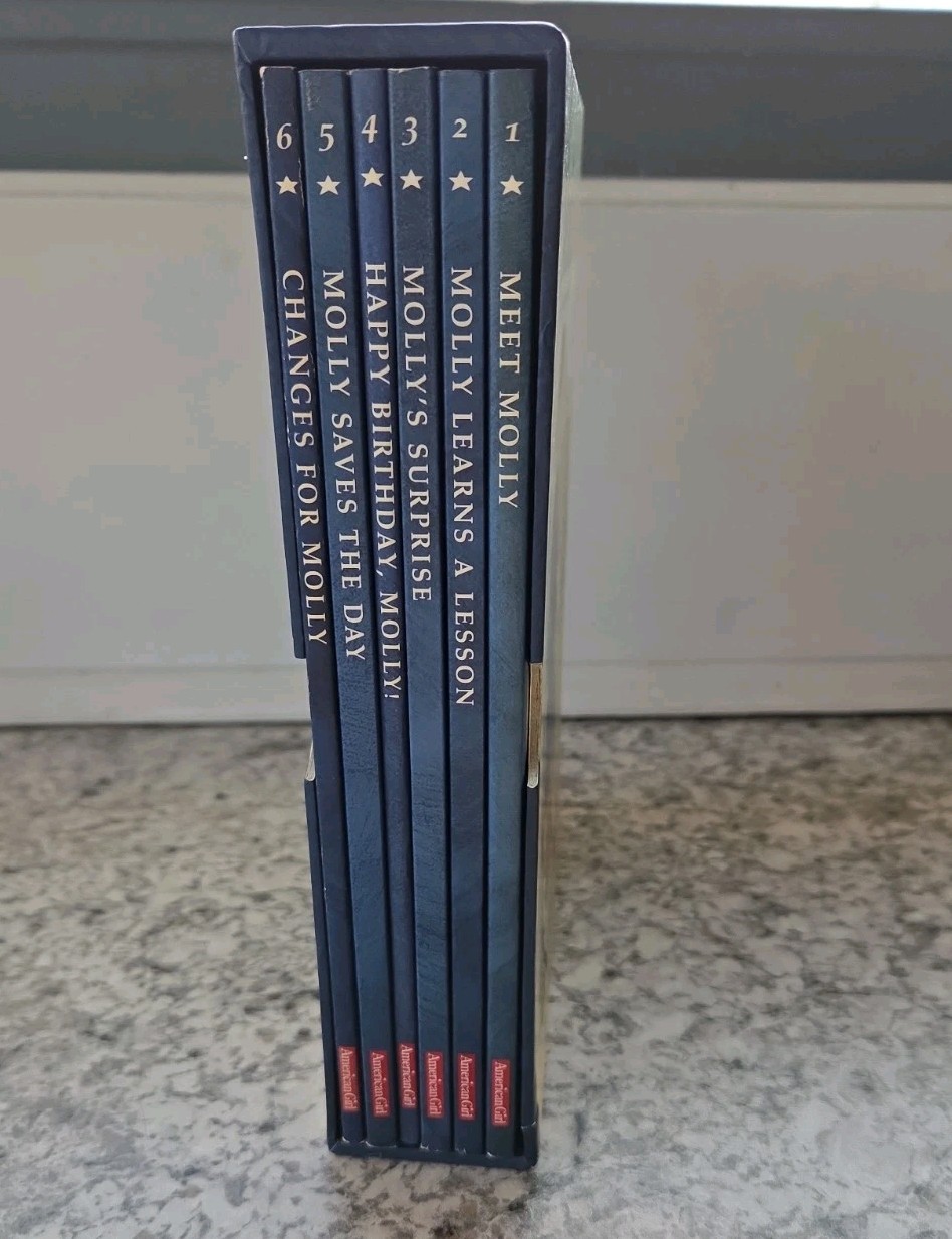 Molly 1944 – American Girl Collection Box Set Books 1- 6 *READ Description*