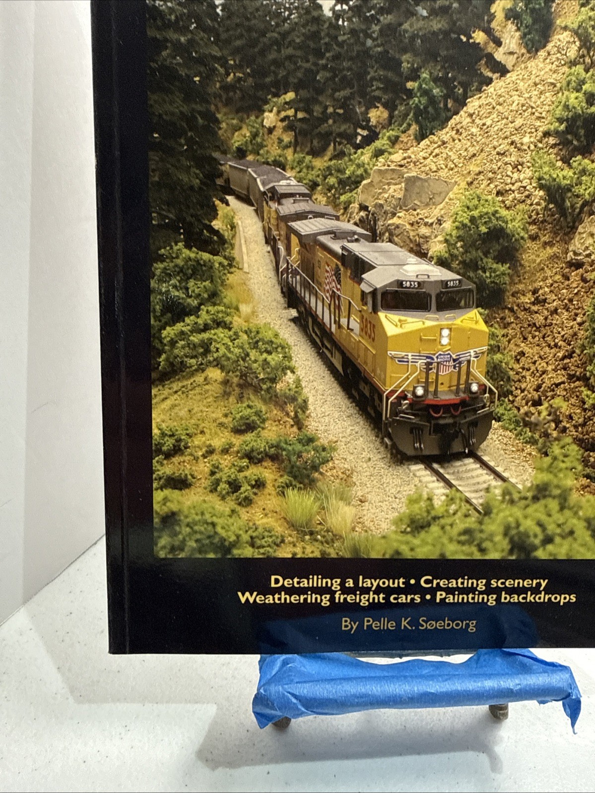 Mountain to Desert : Building the HO Scale Daneville and Donner River by…