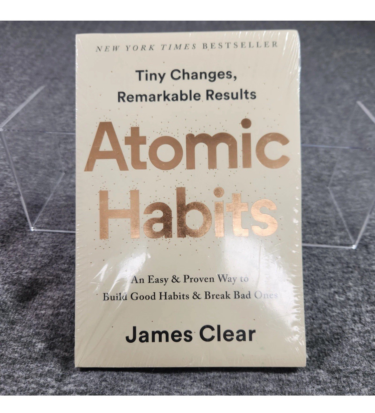 *Atomic Habits* by James Clear Build Good Habits & Break Bad Ones (Paperback).
