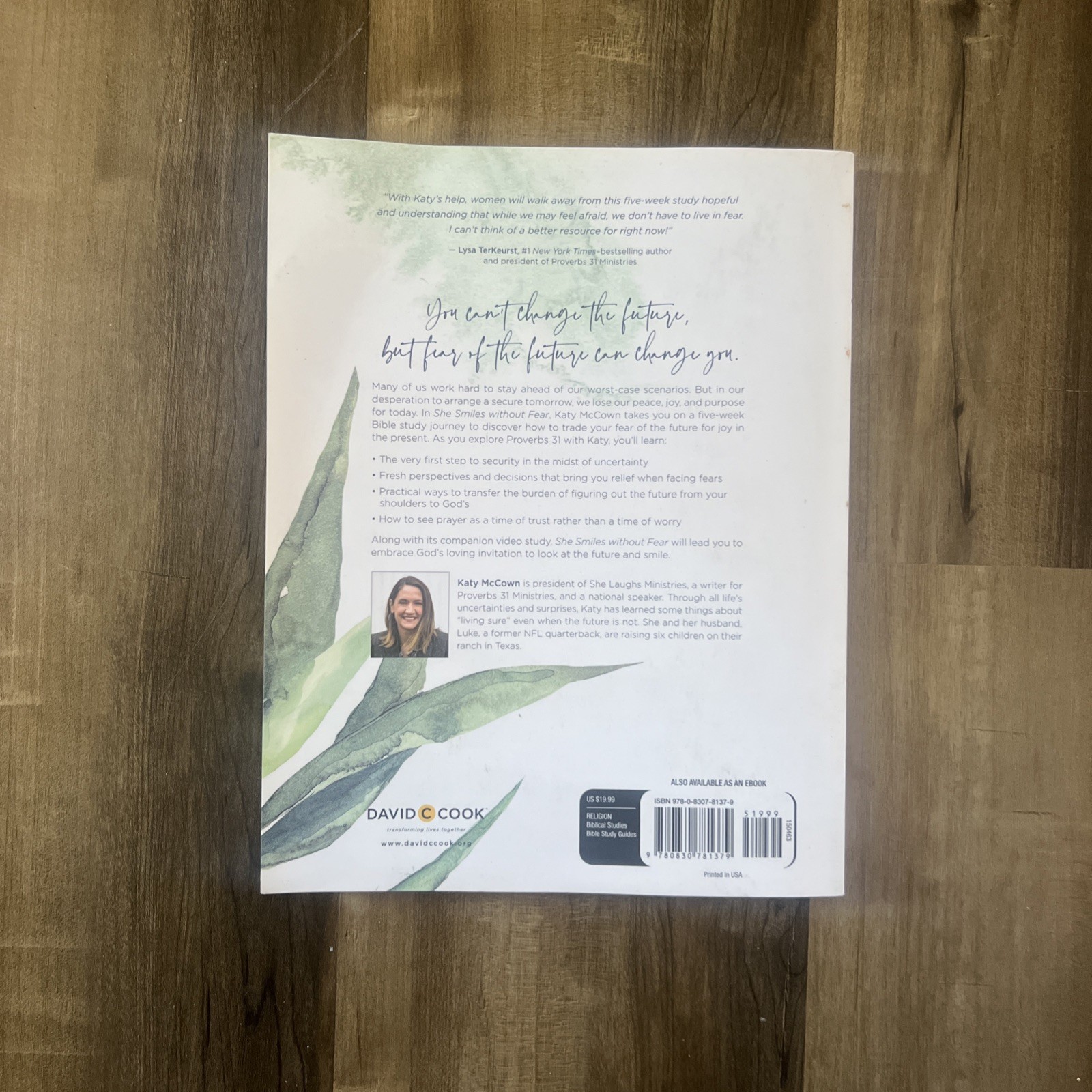 She Smiles without Fear: Proverbs 31 for Every Woman – Paperback – VERY GOOD