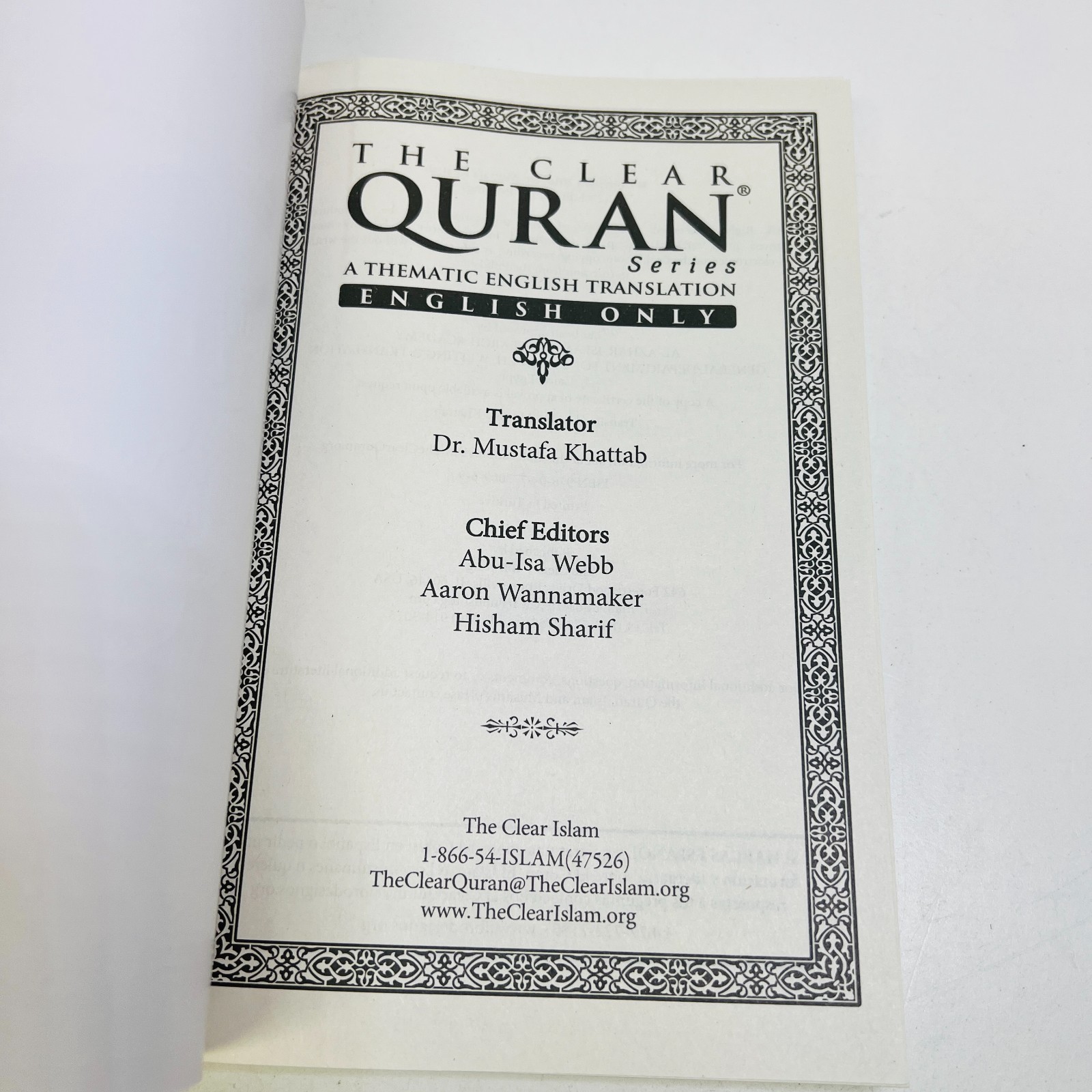 The Clear Quran: A Thematic English Translation Paperback Trans: Mustafa Khattab