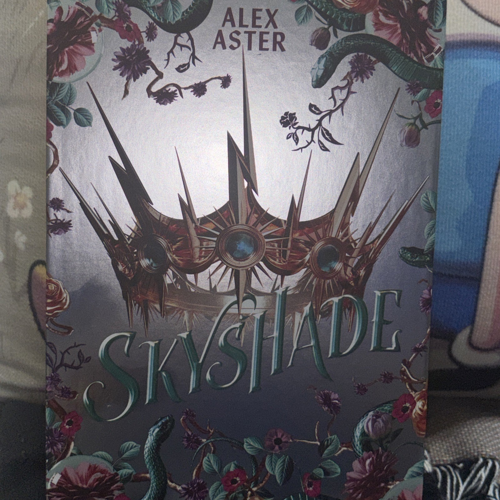 Skyshade: Collector’s Edition Lightlark Saga 3 slight damage see photos
