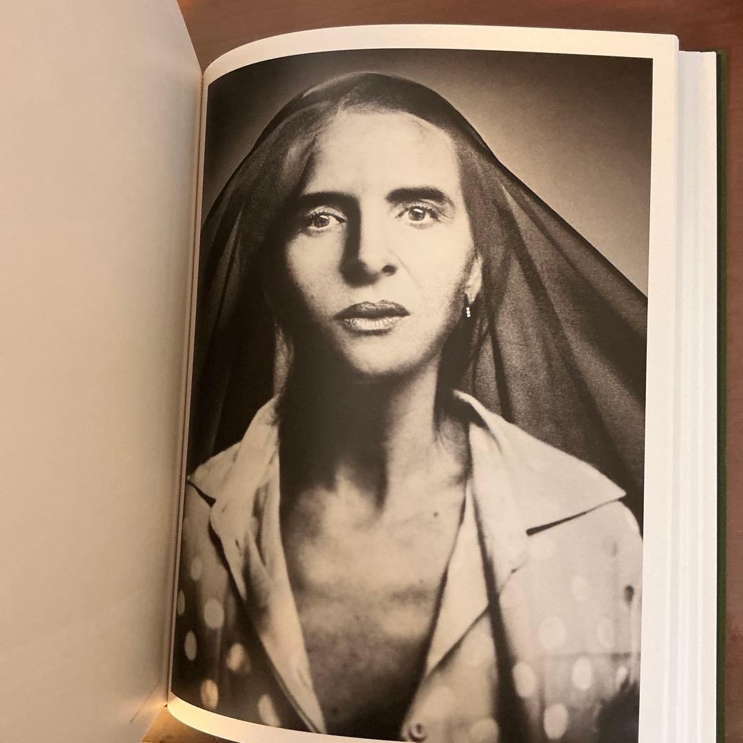 PRESENT Stefan VanVleteren Hardcover 496 pages English ISBN 94638