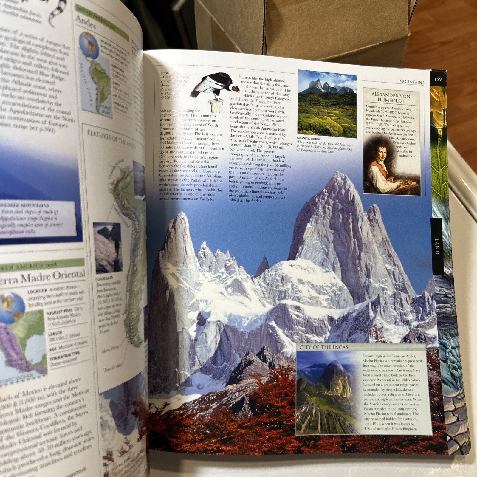 Earth by Dorling Kindersley Publishing Staff (2007, Trade Paperback)