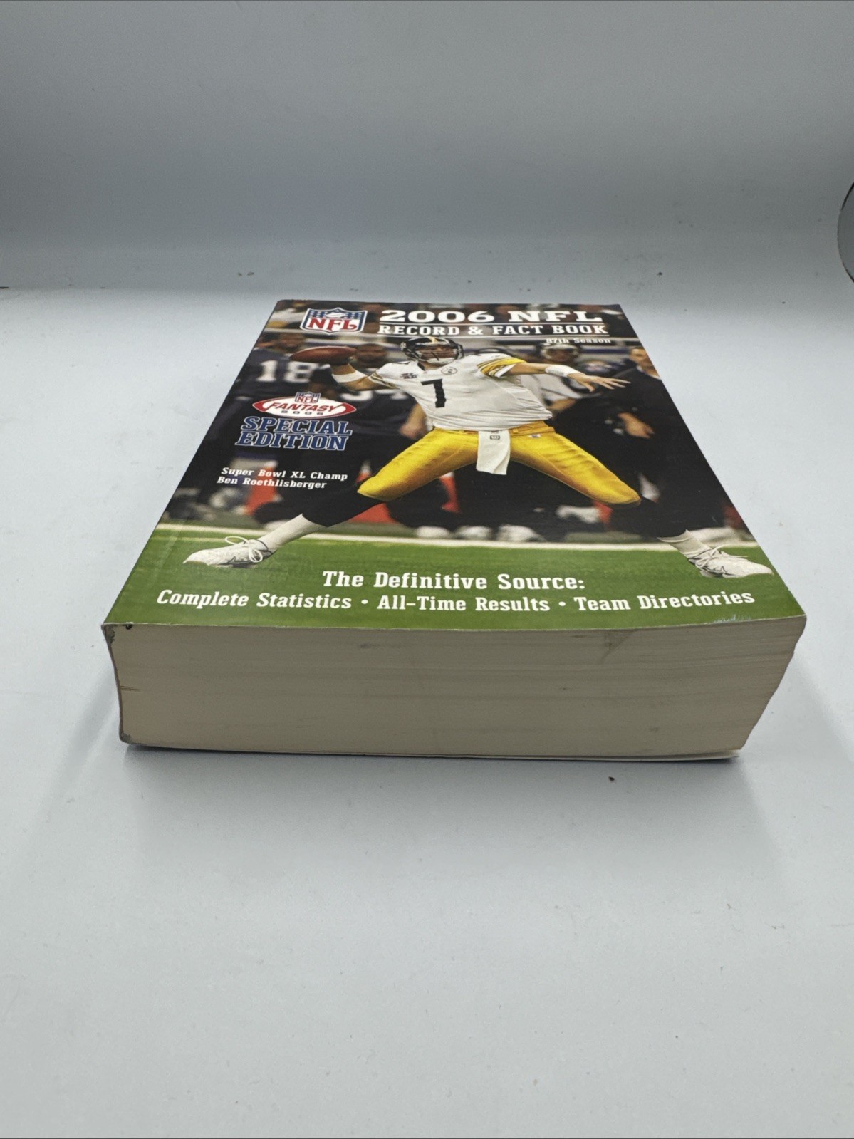 2006 NFL Record Fact Book (Official NFL Record Fact Book) – VERY GOOD