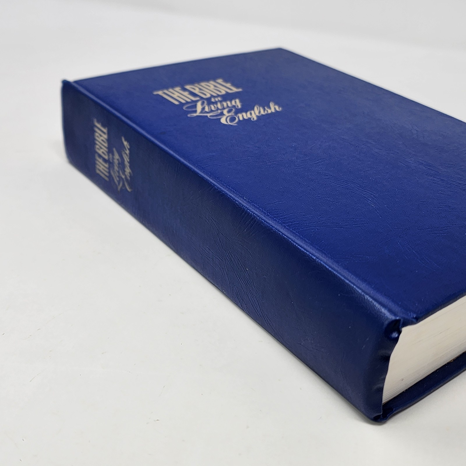 The Bible in Living English Hardcover 1979 Printing Byington Watchtower VG