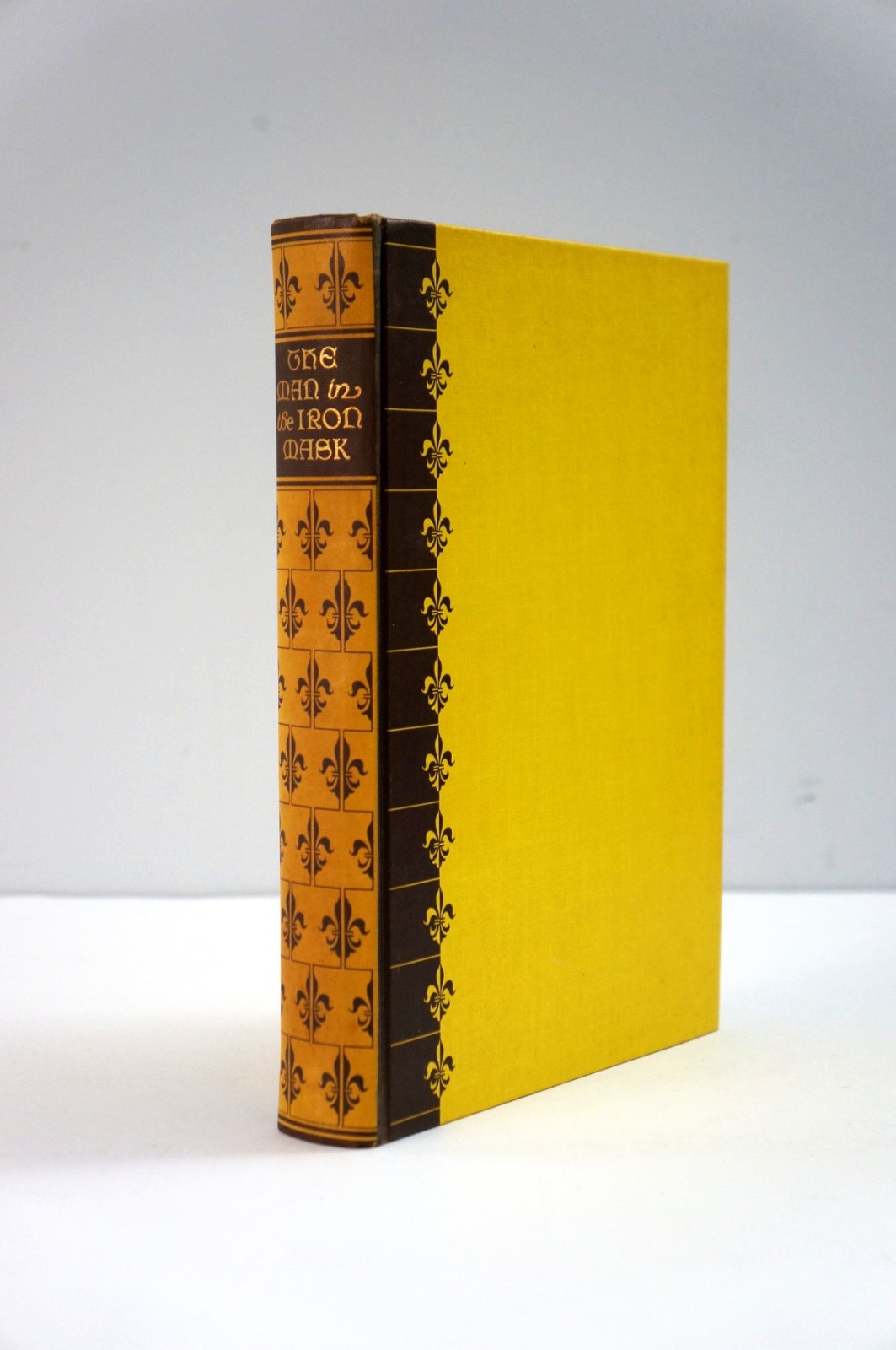 The Man in the Iron Mask by Alexandre Dumas 1964 Heritage Press HC Slipcase