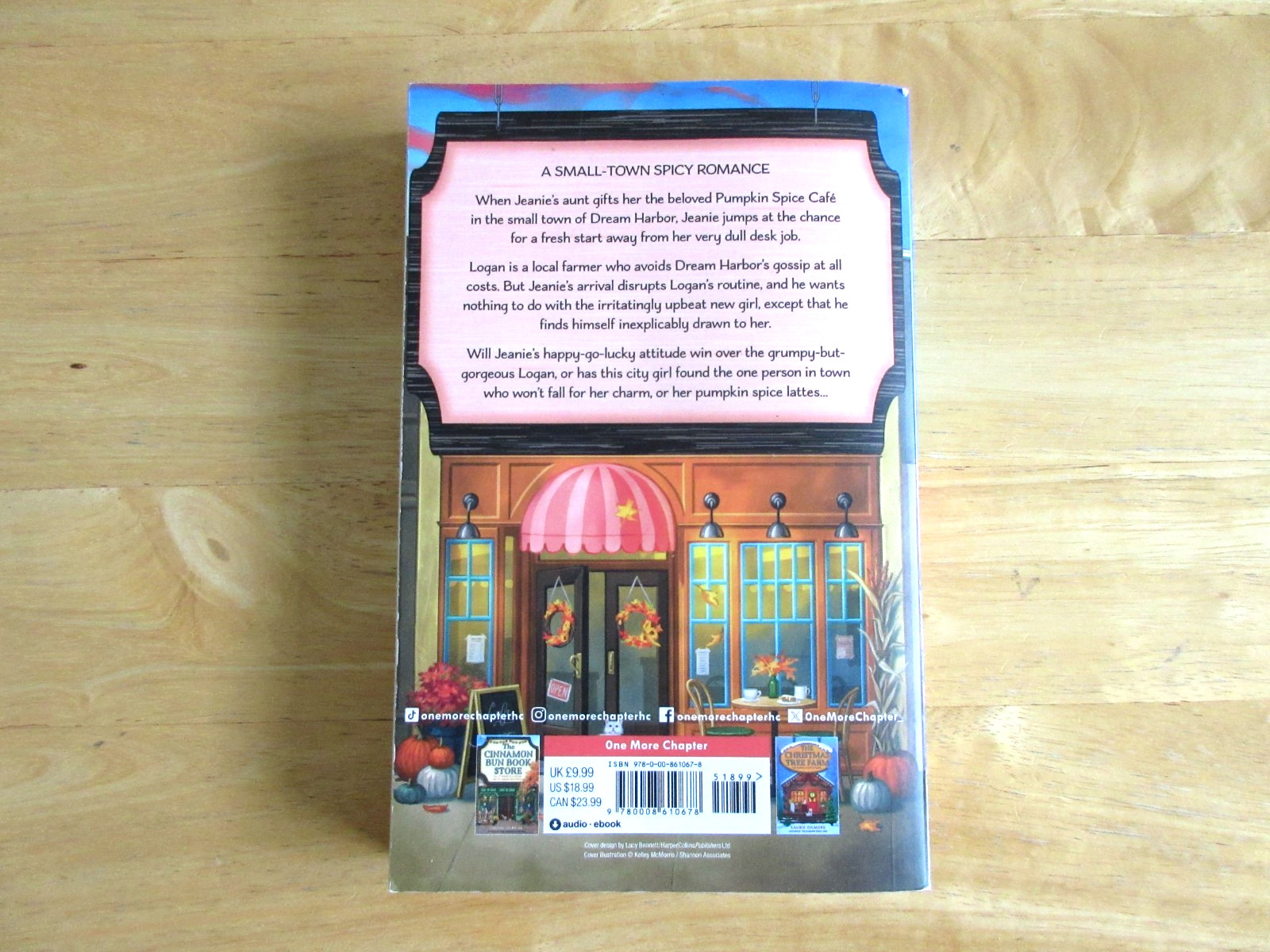 Pumpkin Spice Café (Dream Harbor, Book 1) by Laurie Gilmore (2023, Uk-B…