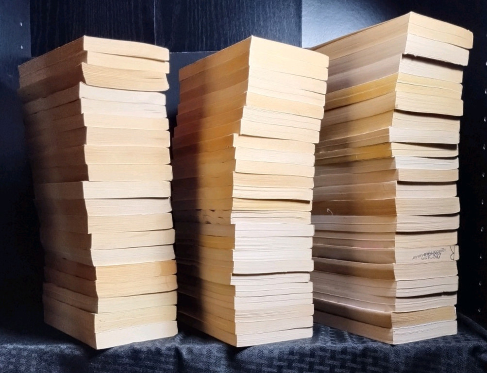 ROMANCE PAPERBACKS – BUILD YOUR OWN LOT Silhouette