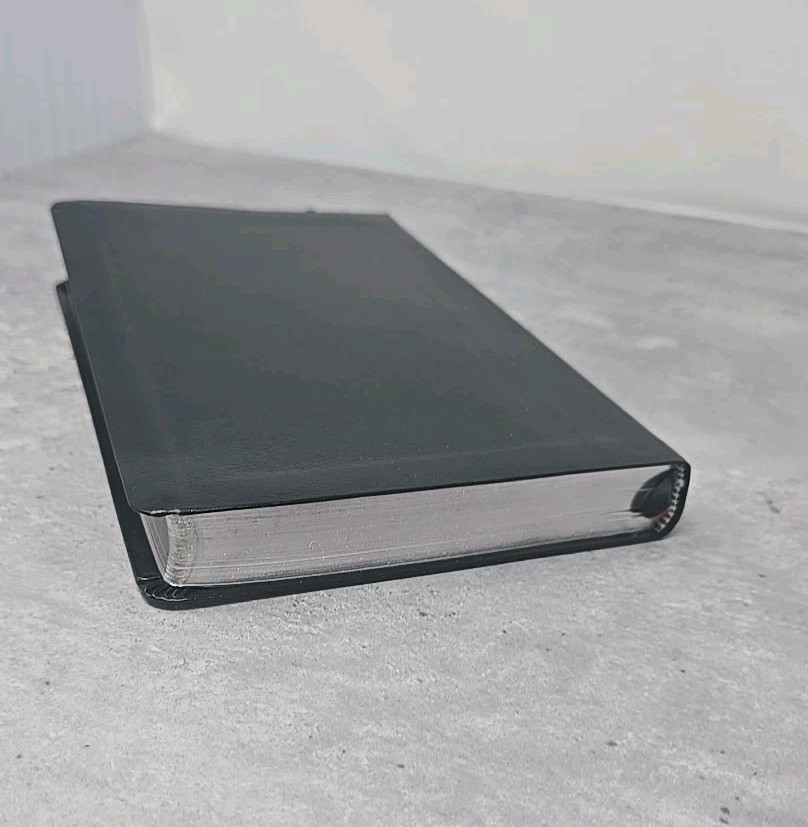 NIV Thinline Red Letter Edition Black Bible 2011 Zondervan Leathersoft Silver