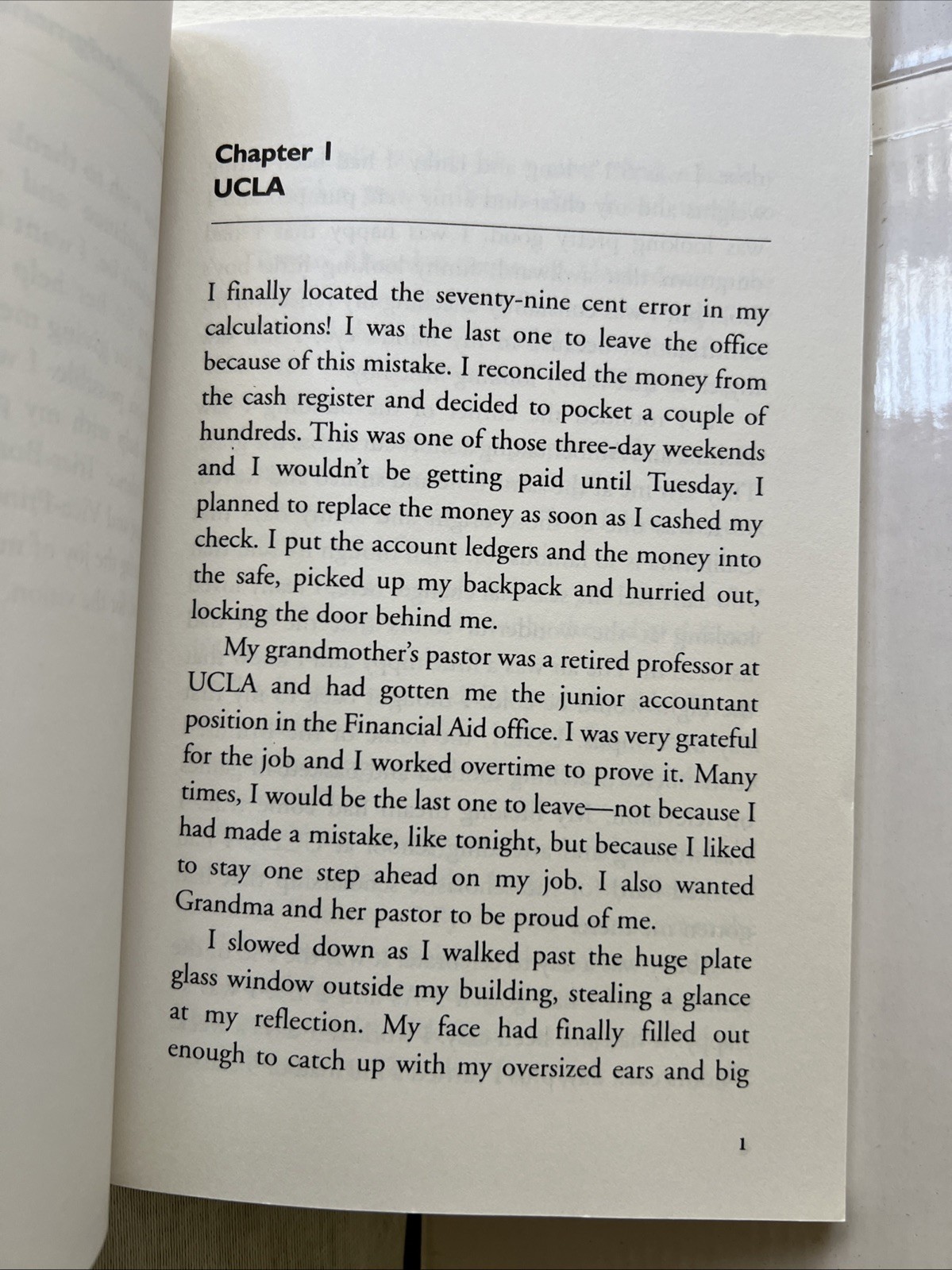 SIGNED – Growing Up L.A. Style: Byron by Bettye Sweet-Carter, MS Excellent cond
