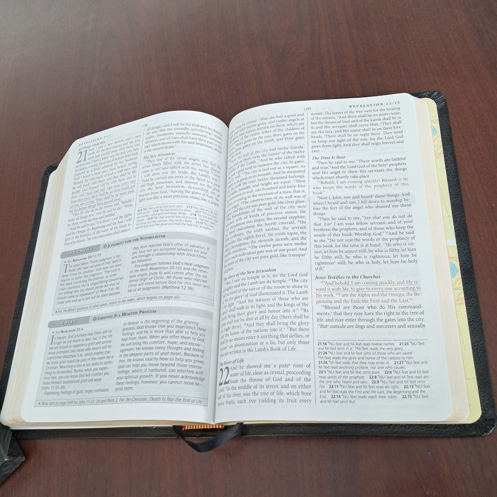 BILLY GRAHAM TRAINING CENTER BIBLE SAMARITANS PURSE NEW KING JAMES VERSION NKJV