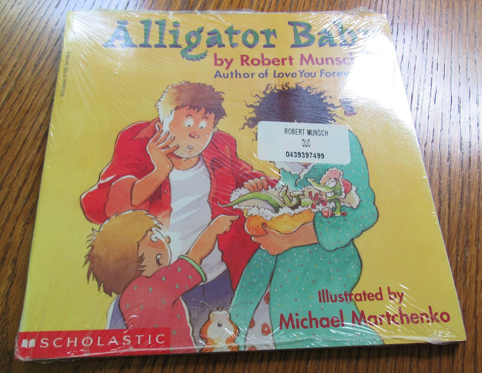 NEW in Shrinkwrap Scholastic ROBERT MUNSCH Alligator Baby & Get Out of Bed BOOKS