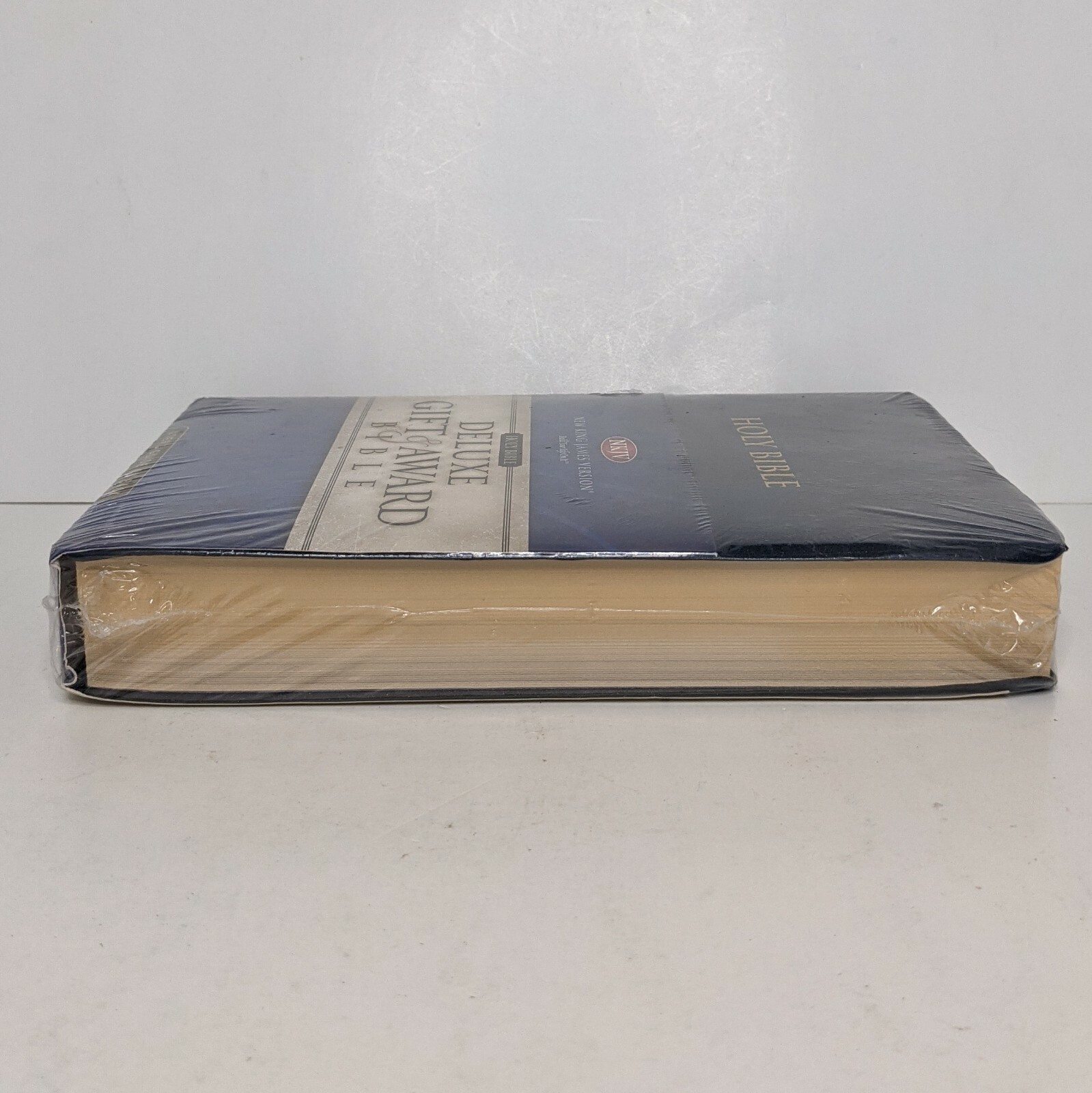 Holy Bible Deluxe Gift and Award By Thomas Nelson New King James Version Sealed
