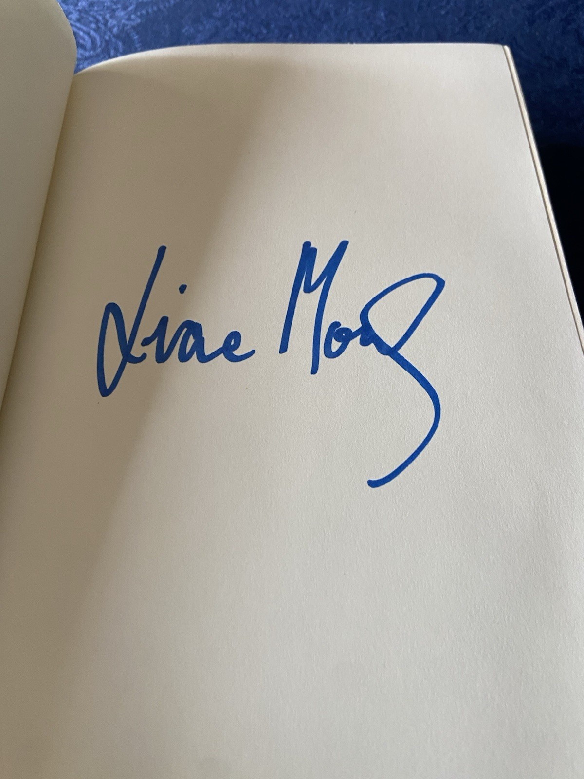 Lot of 7 LIANE MORIARTY Apples Never Fall, Here One Moment Signed + 5 TPB FREESH