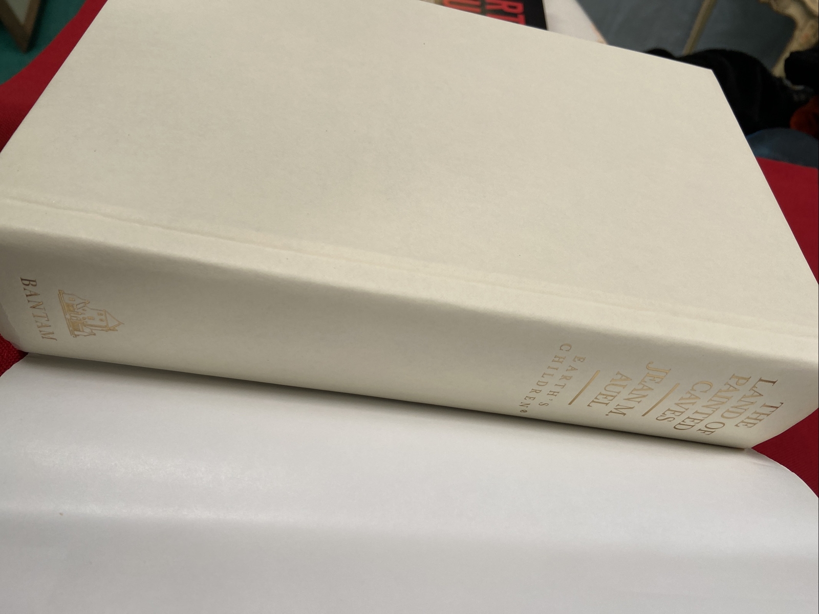 Earth’s Children Ser.: The Land of Painted Caves :Jean M. Auel (2011 1st Edition
