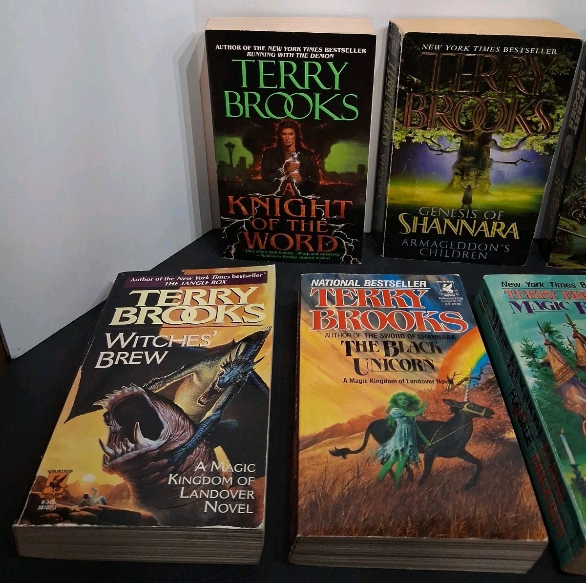 VTG Mixed Book Lot of 30 Fantasy Sci-fi: Brooks Hambly Del Rey ACE Books & MORE!