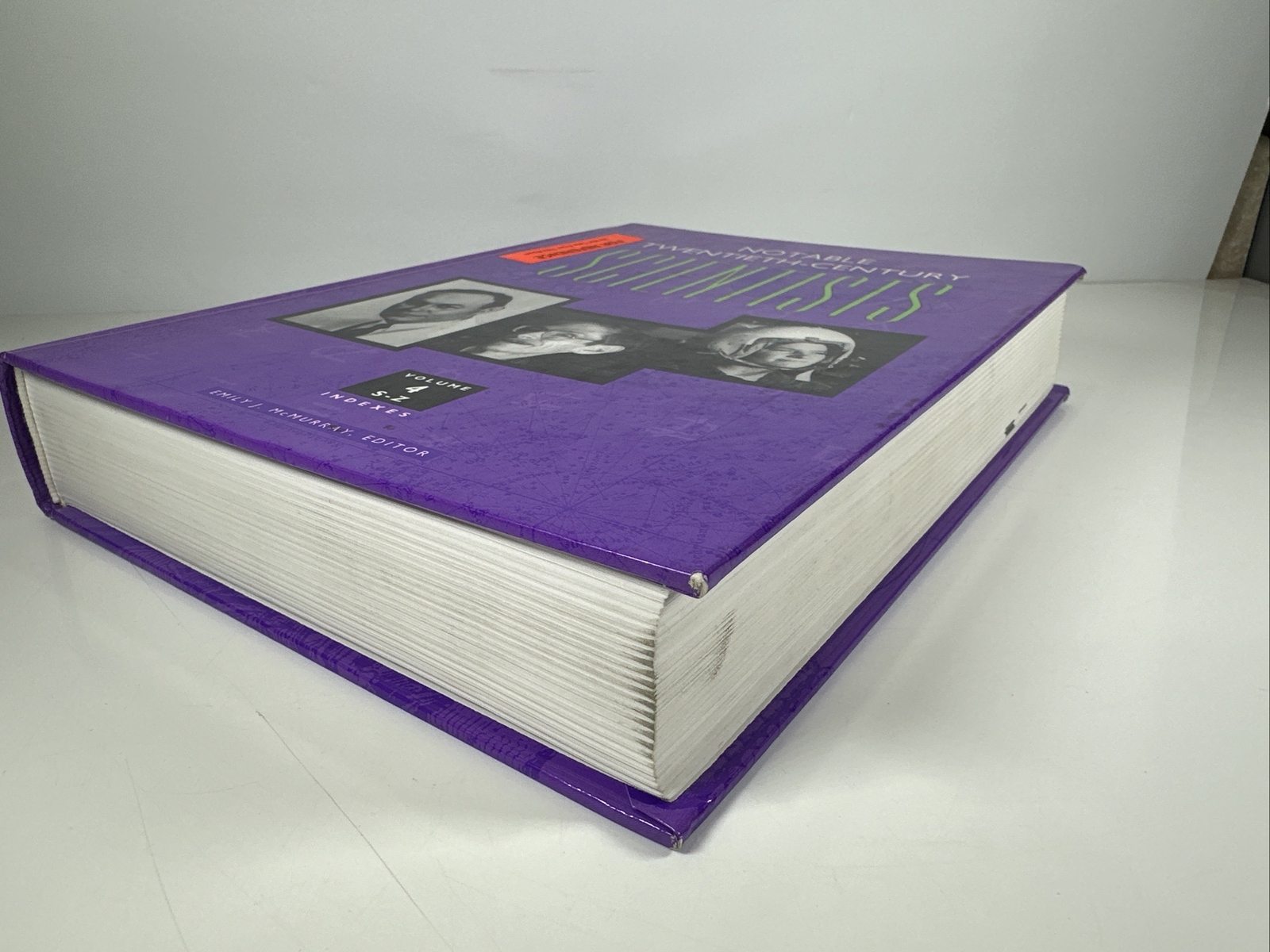 Notable Twentieth-Century Scientists McMurray, Emily J. 5 volumes.