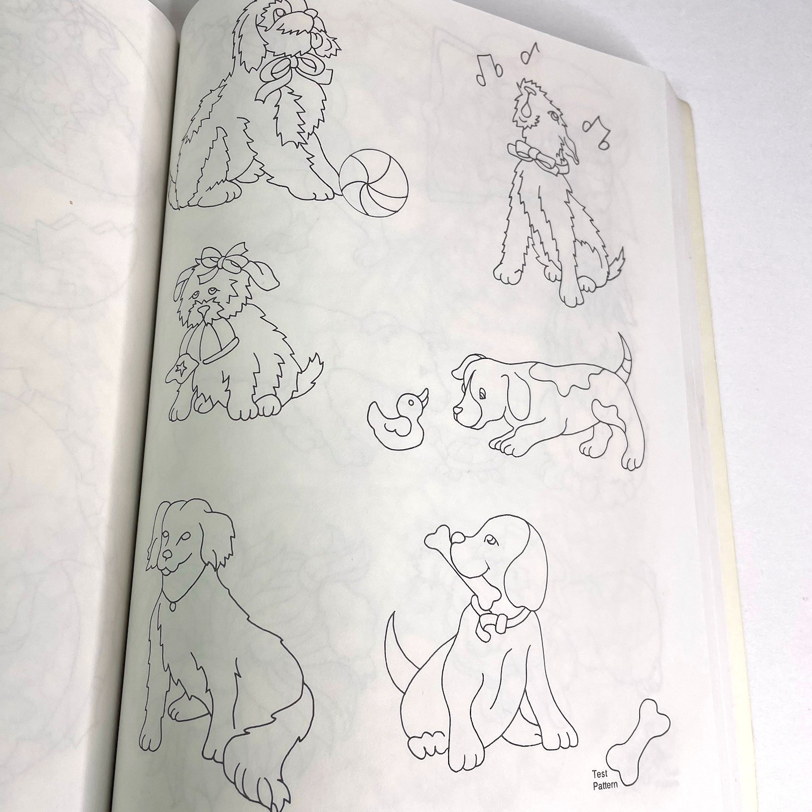 1,001 Iron-on Transfers 319 pages vintage 2001 good condition book Lorna Morley